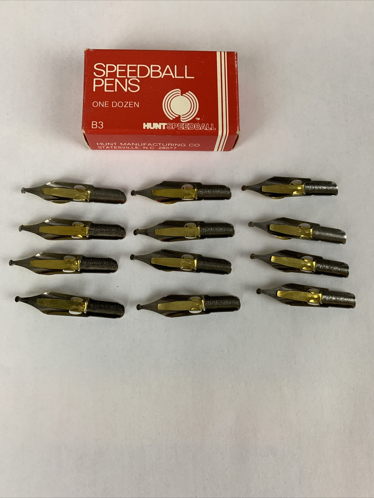 Vintage HUNT SPEEDBALL PENS B-3 Round Calligraphy Pen Ink Nibs Box of 12 Vintage HUNT SPEEDBALL PENS B-3 Round Calligraphy Pen Ink Nibs Box of 12
