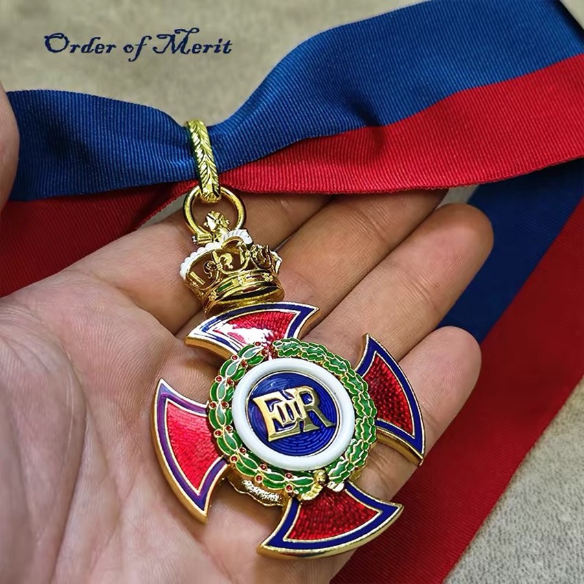 British Order of Merit Replica Medal with Sash Elizabeth II Version ER Emblem British Order of Merit Replica Medal with Sash Elizabeth II Version ER Emblem