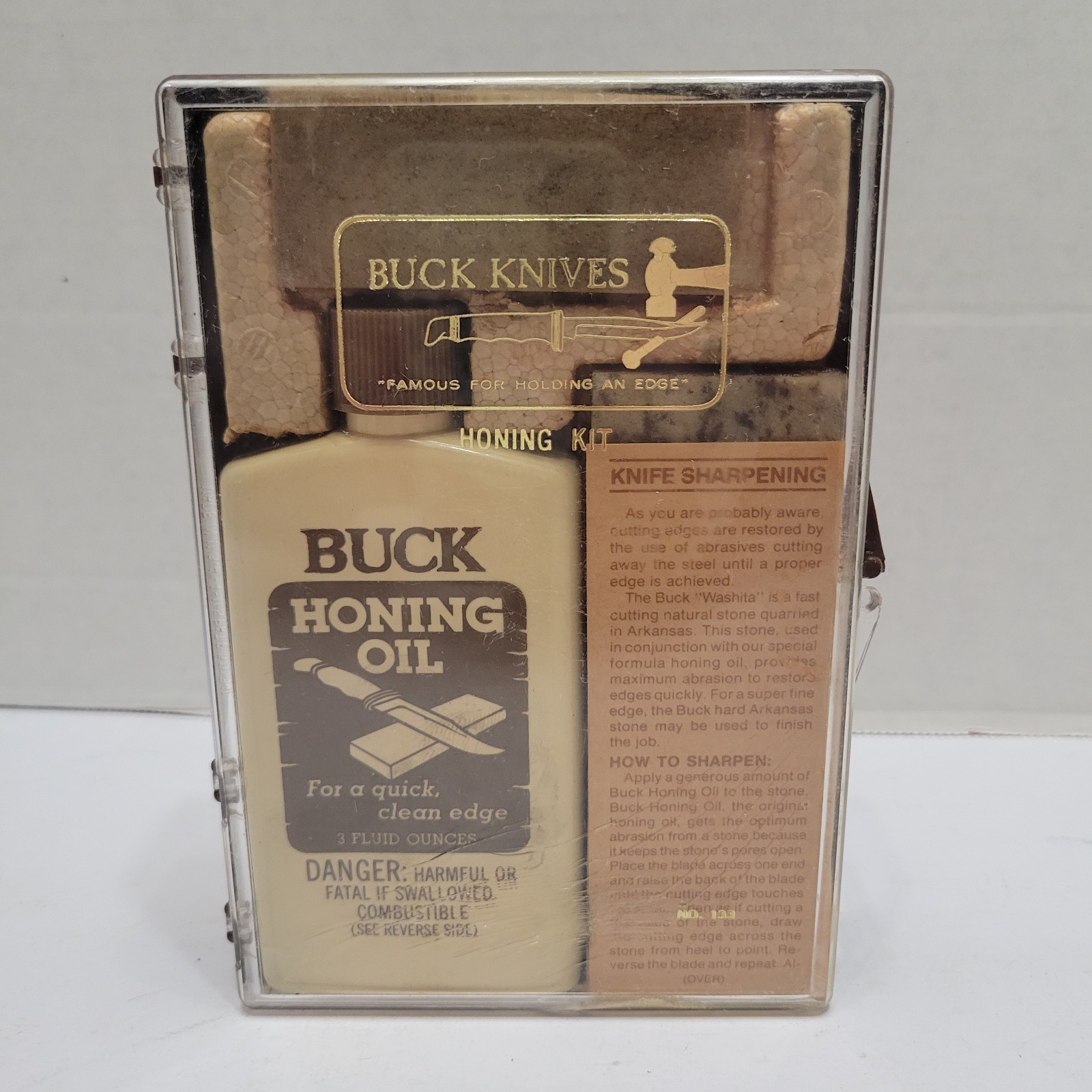 VTG Buck Knives #133 Honing Oil & Stone Kit Hard Soft Stones *Never Used* VTG Buck Knives #133 Honing Oil & Stone Kit Hard Soft Stones *Never Used*