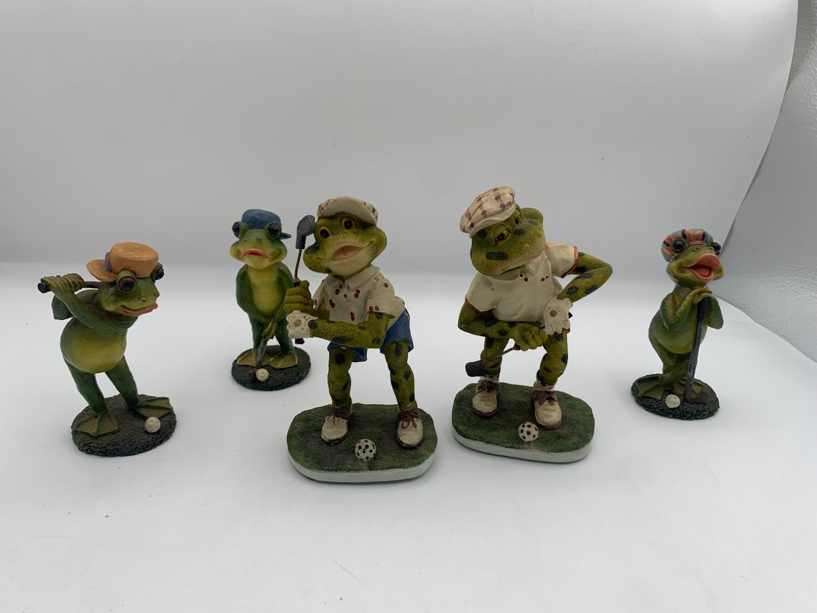 Trippie\'s Inc golfing Frogs Figurines GOLFIN\' FROGGY