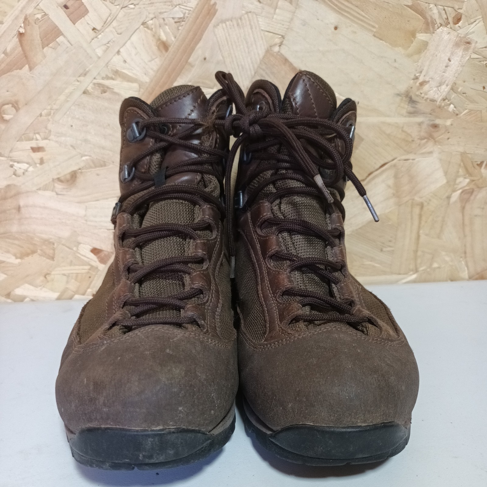 British Army AKU Pilgrim Gore-Tex Combat Boots Brown Vibram Military Grade1 9L