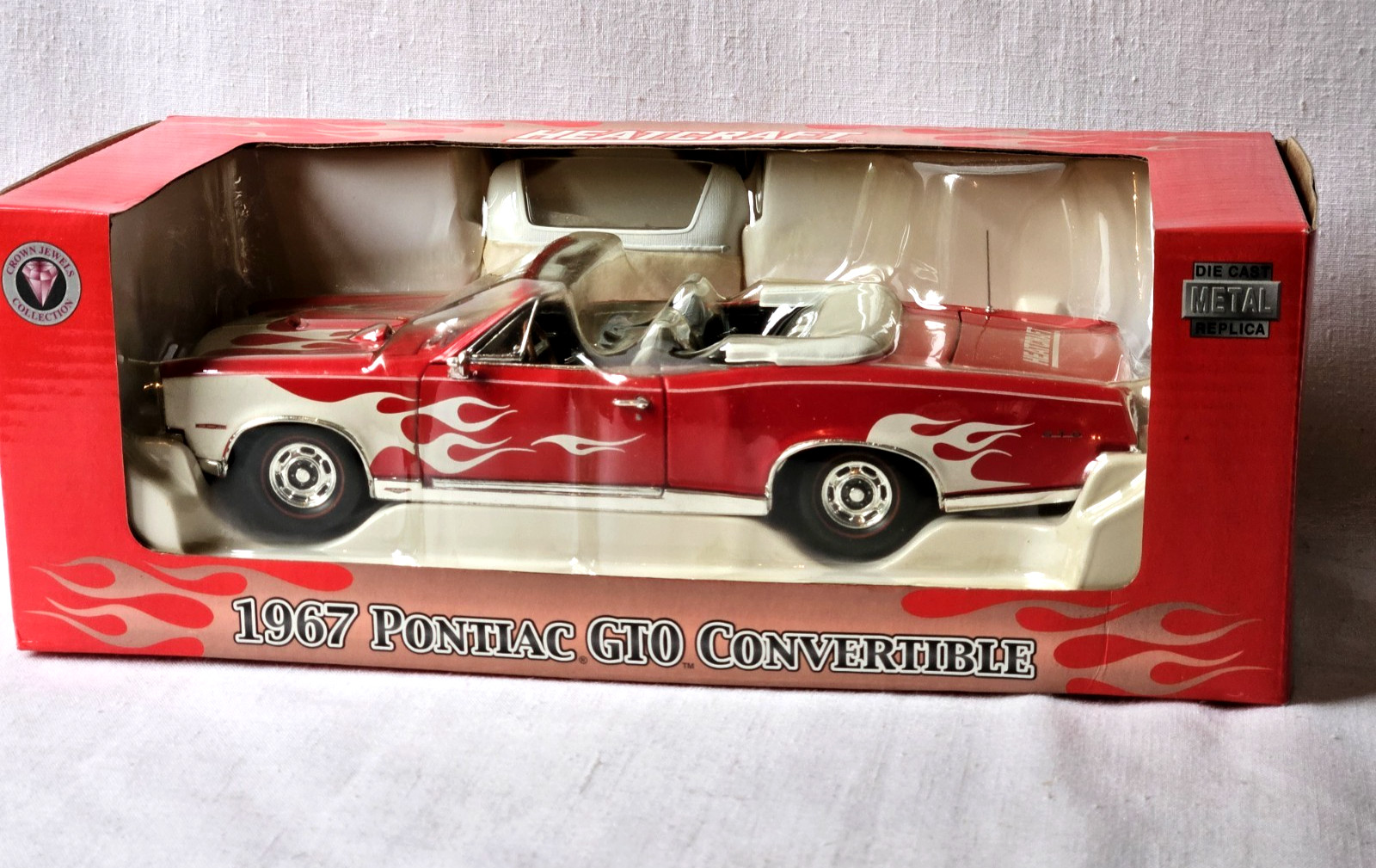 Crown Premium 1:24 HEATCRAFT 1967 Pontiac GTO Convertible Red w/ Flames NIB Crown Premium 1:24 HEATCRAFT 1967 Pontiac GTO Convertible Red w/ Flames NIB