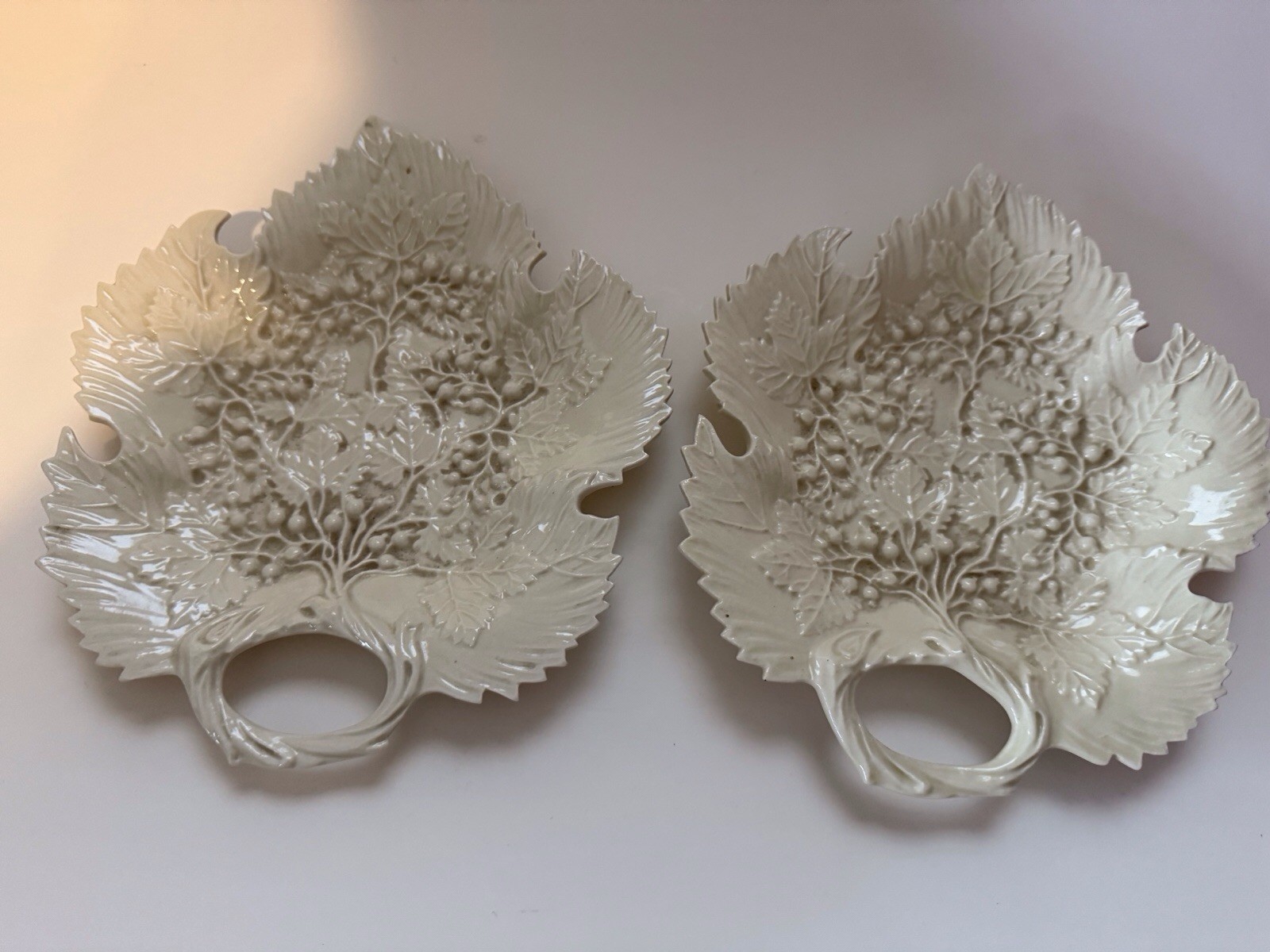 J Palin Thorley Williamsburg Vtg 8.5 X7.5” Grape Leaves Sweetmeat Plates lot of2 J Palin Thorley Williamsburg Vtg 8.5 X7.5” Grape Leaves Sweetmeat Plates lot of2