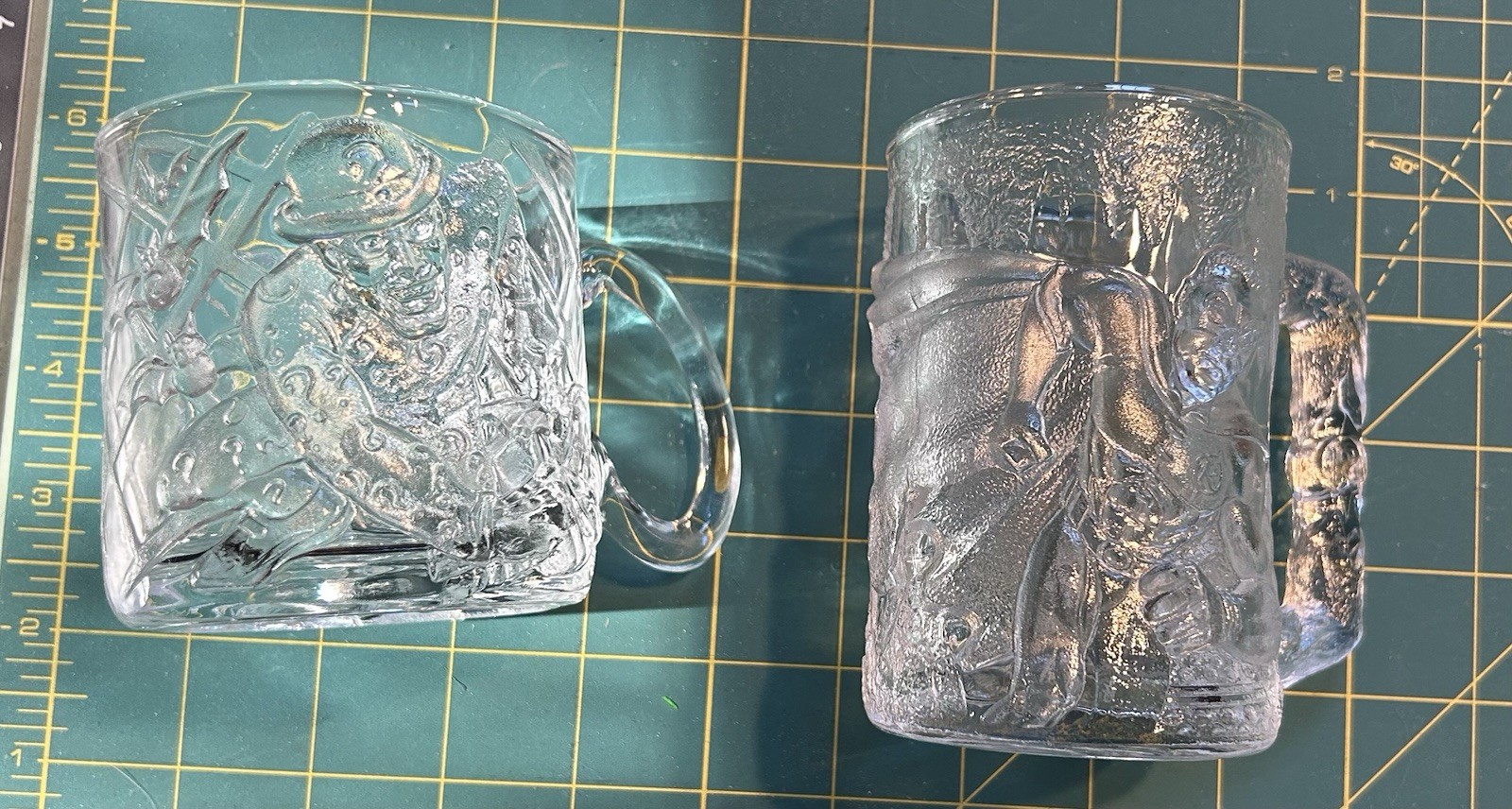 Vintage 1995 McDonalds Batman Forever Glass Mugs  The Riddler & Robin * Set of 2