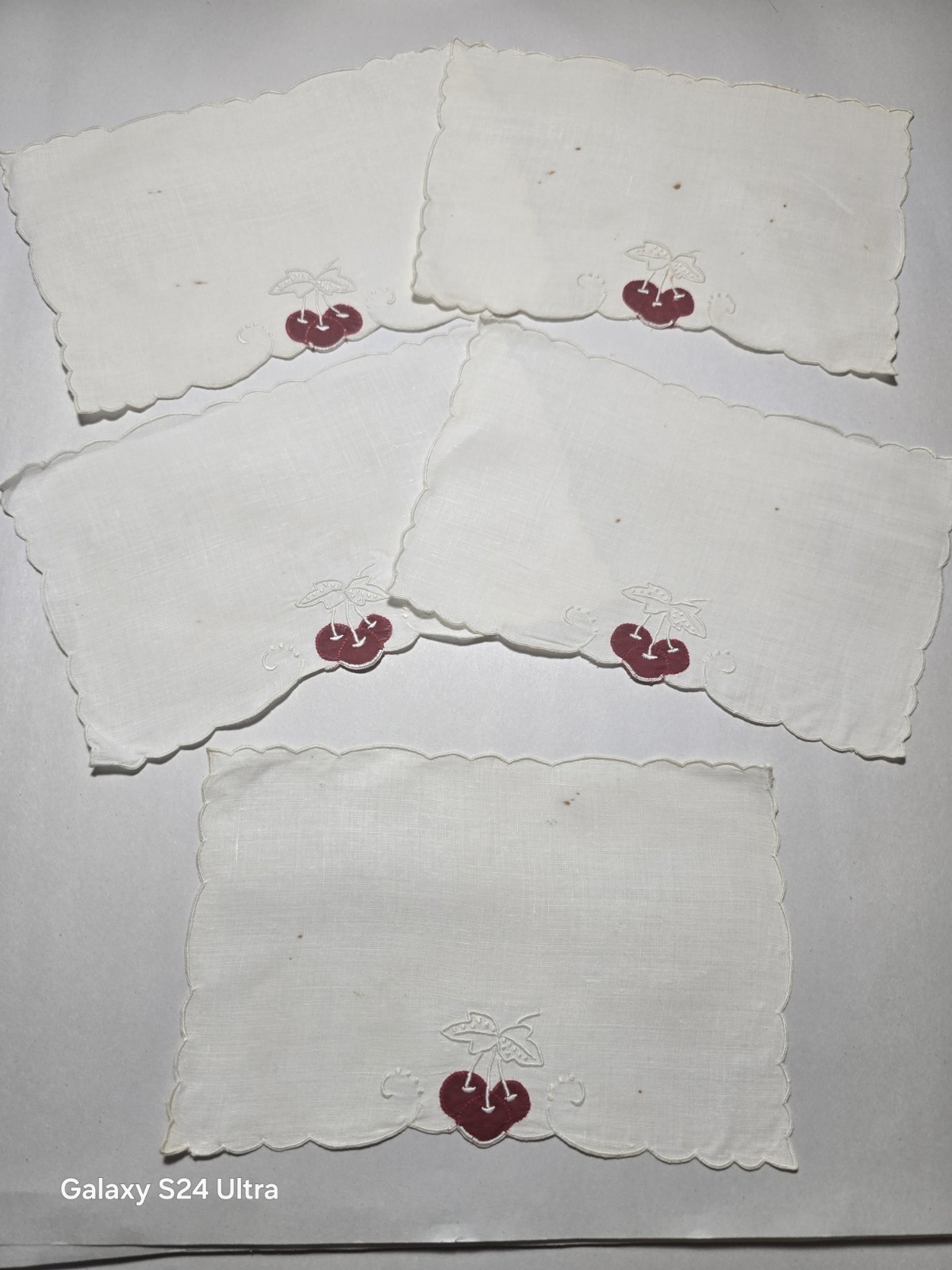 VTG Madeira Linen Cocktail Napkins Set of 5 Red Cherries Scalloped VTG Madeira Linen Cocktail Napkins Set of 5 Red Cherries Scalloped