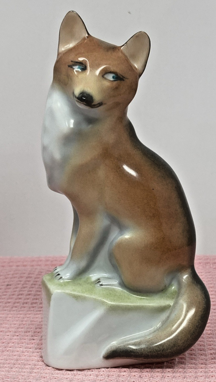 Herend Hungary Porcelain Hand painted Fox Figurine  EUC #1036