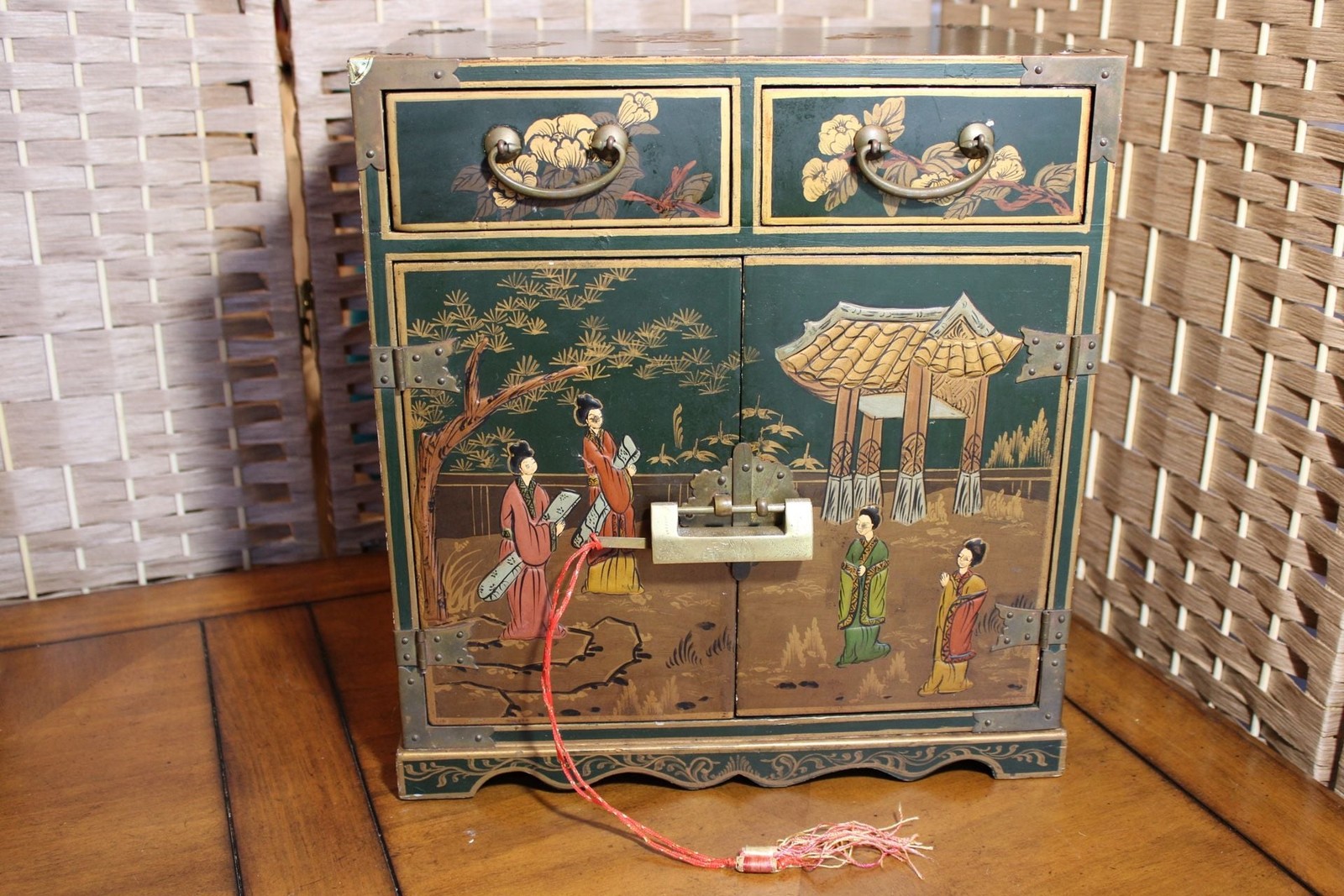 Vintage Hand Painted Chinoiserie Green Lacquer Jewelry armoir