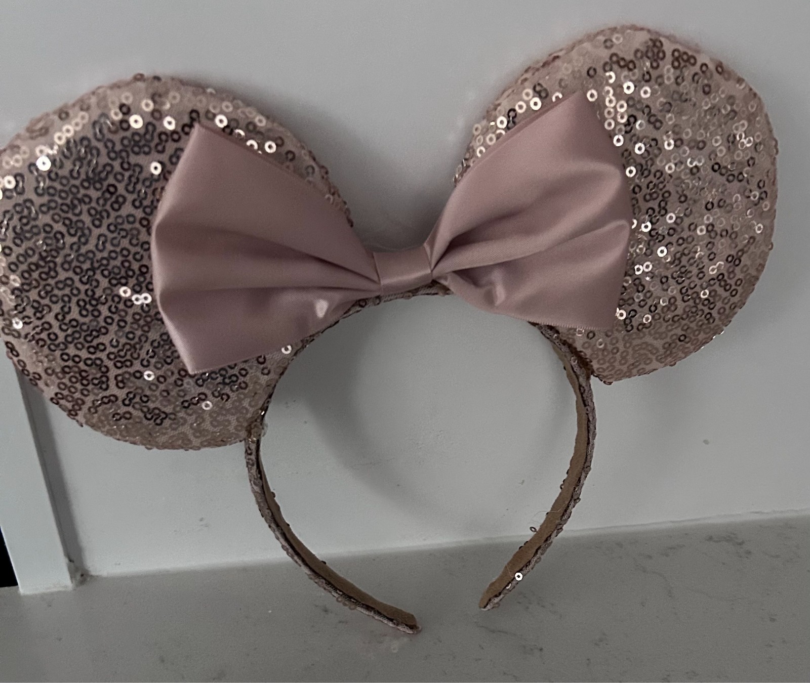 Dreshow - Pink Sequin Minnie Mouse Ears with Bow Headband - Girl\'s - One Size