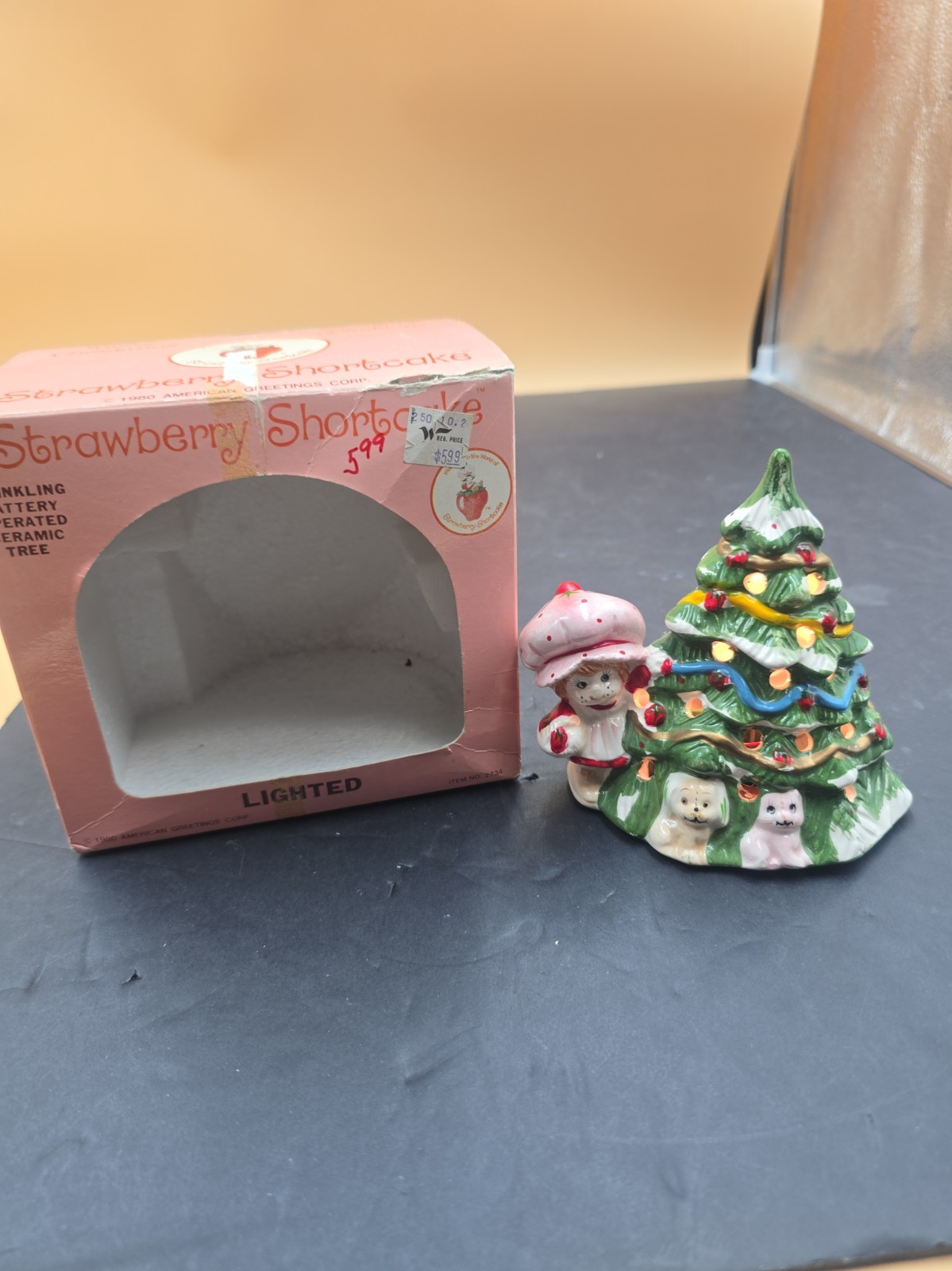 VTG 1980 American Greetings Strawberry Shortcake Ceramic Christmas Tree lighted