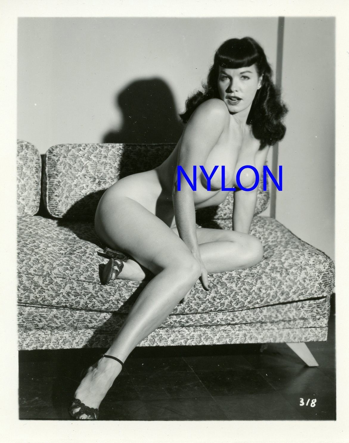 RARE BETTIE PAGE VINTAGE 1950's 4 x 5 PHOTOGRAPH RARE BETTIE PAGE VINTAGE 1950's 4 x 5 PHOTOGRAPH