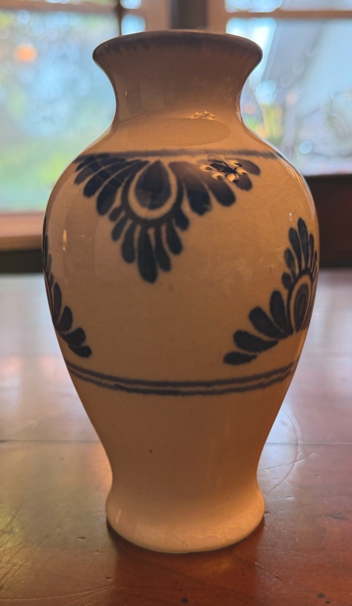 Vintage Delft Blue Style Ceramic Bud Vase Hand Painted Floral Pattern 4.5