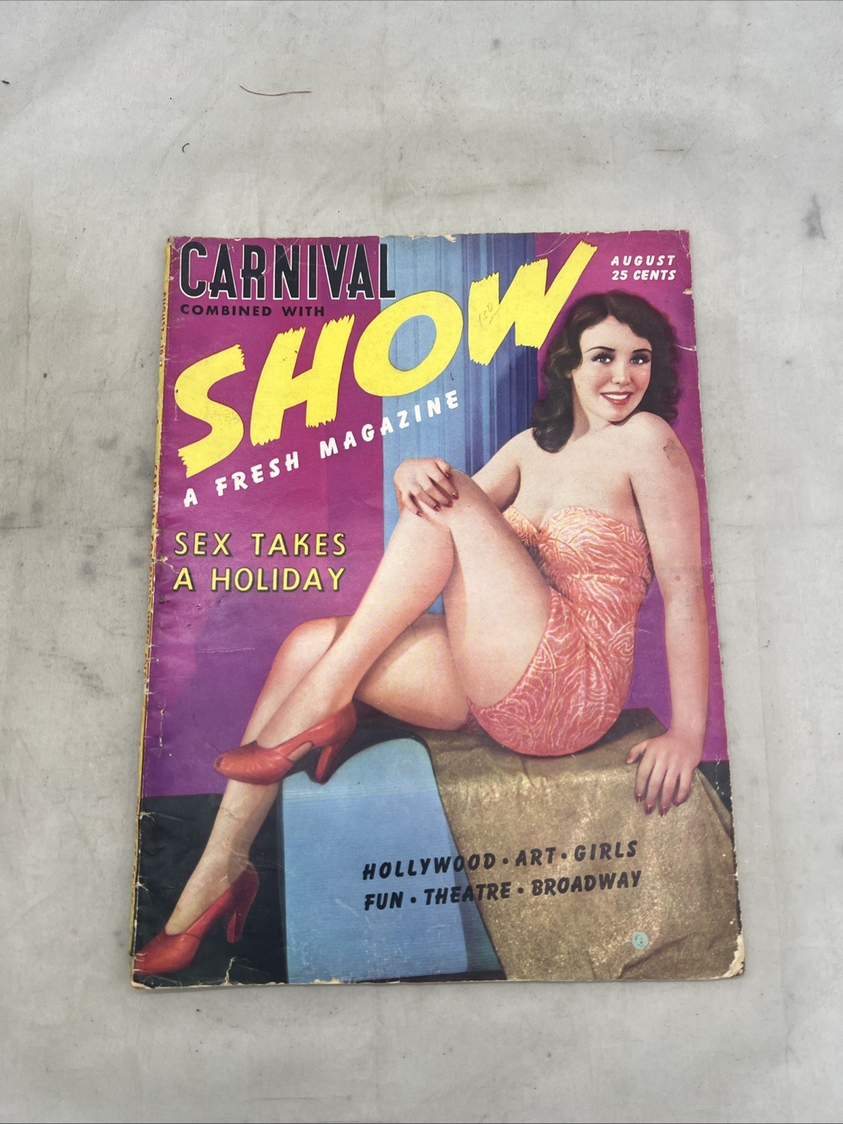 WW2 US Carnival Show Magazine August 1941 Pinup (BB309