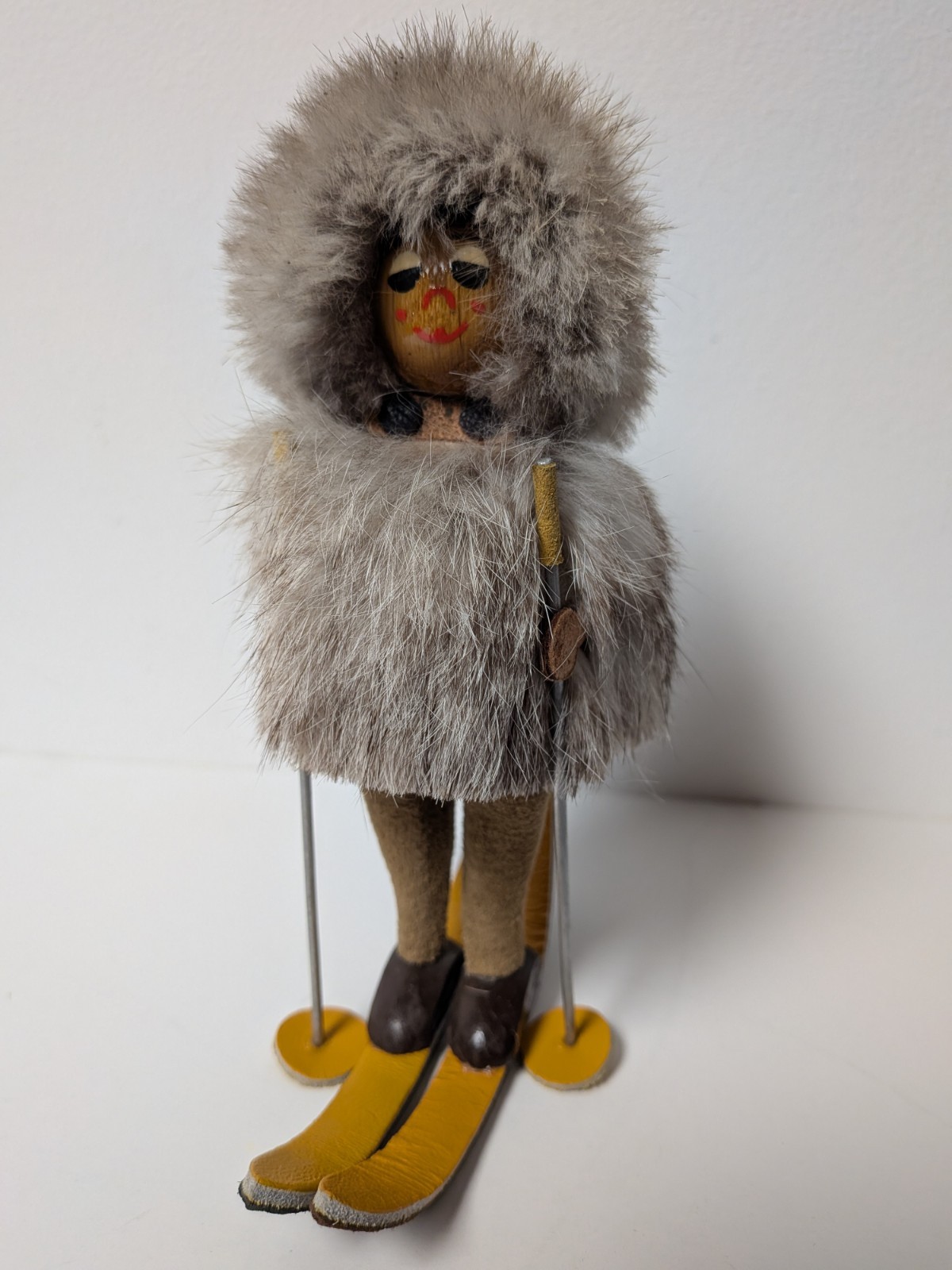 Vintage Made In POLAND Skier Inuit 6.5\