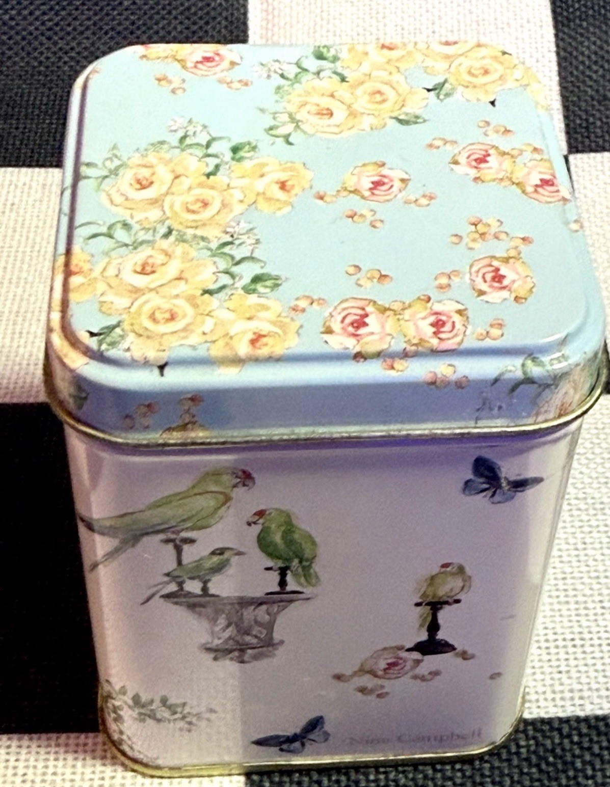 🔥Vtg Nina Campbell Botanical Tin Flowers Butterflies Birds Roses Perroquet