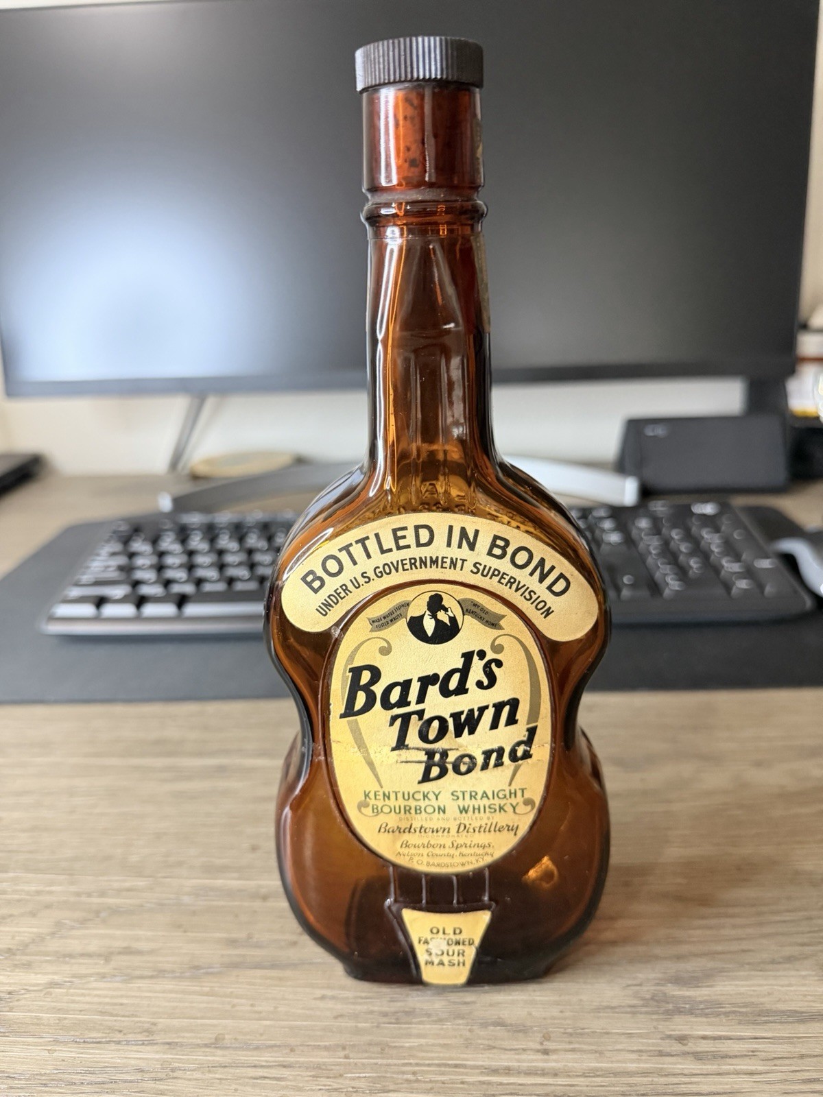Vintage Bard’s Town Bond Bourbon Whiskey Violin Bottle Bardstown KY Empty