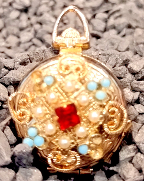 Witch Wicca Crystal Magick Locket Pendant – Gothic Wealth Luxury Talisman Amulet