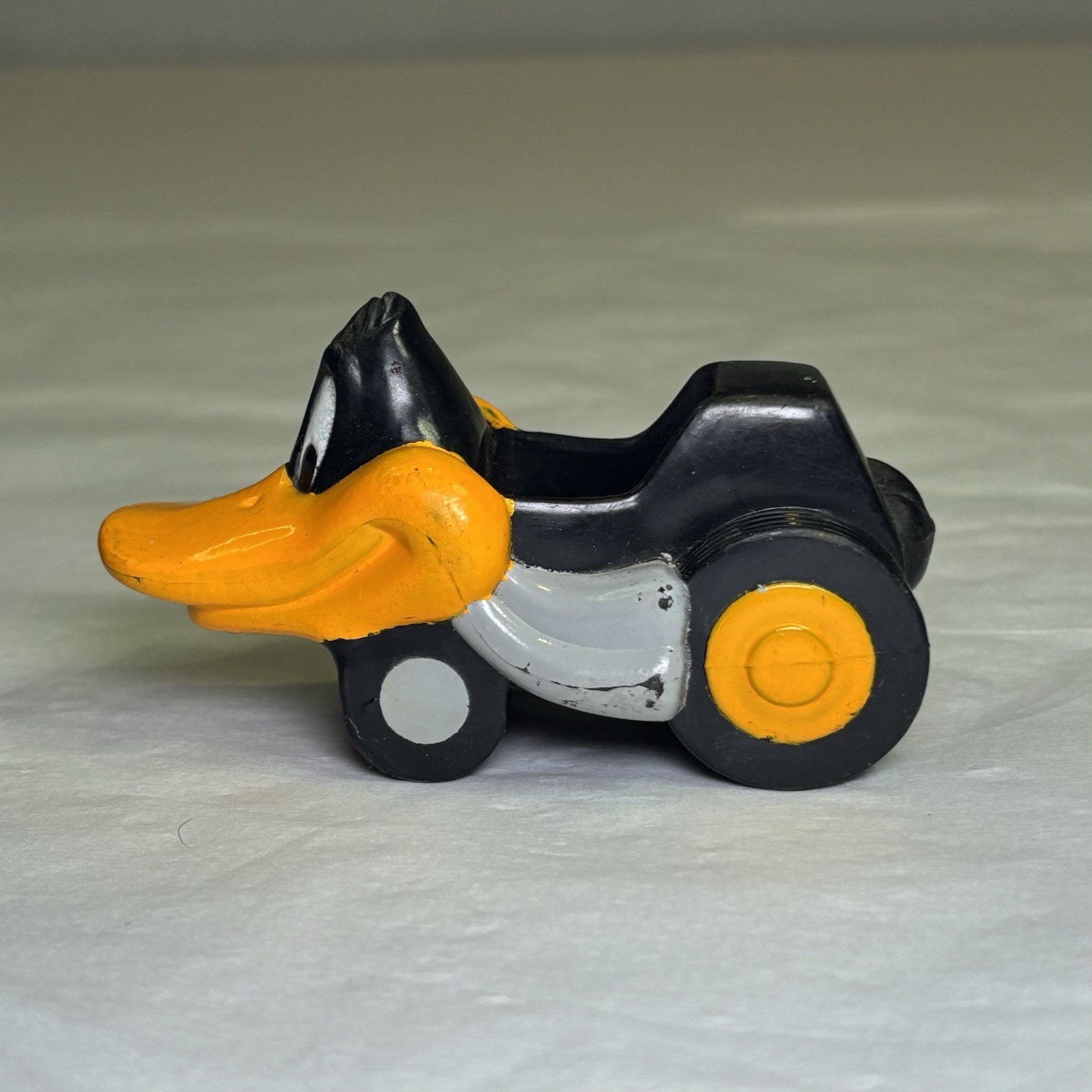 Looney Tunes DAFFY DUCK DRAGSTER 1989 ARBY\'S PVC Vinyl Car Figure Kids Meal Toy Looney Tunes DAFFY DUCK DRAGSTER 1989 ARBY\'S PVC Vinyl Car Figure Kids Meal Toy