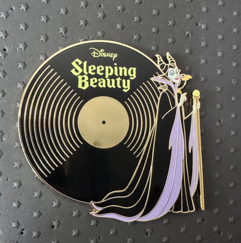Disney PALM Pink a la Mode Villains Maleficent Vinyl Sleeping Beauty LE 500 Pin Disney PALM Pink a la Mode Villains Maleficent Vinyl Sleeping Beauty LE 500 Pin