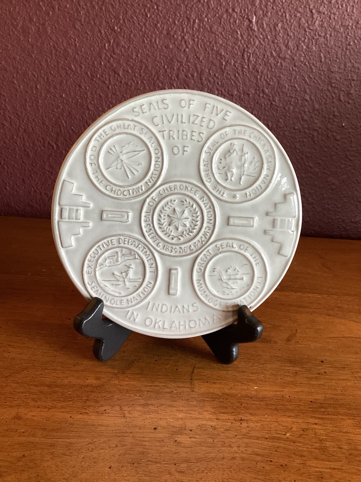Frankoma Seals Of 5 Civilized Tribes Of Indians In Oklahoma Trivet OK3 (Cream) Frankoma Seals Of 5 Civilized Tribes Of Indians In Oklahoma Trivet OK3 (Cream)