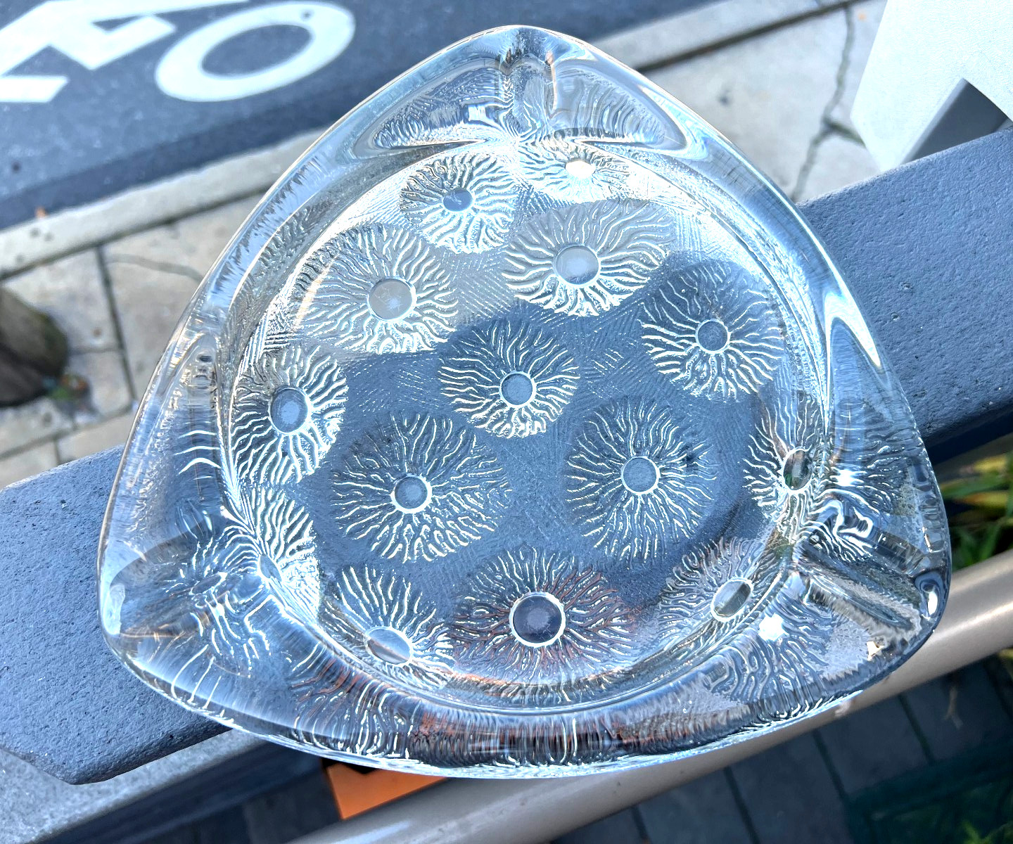 VINTAGE MID-CENTURY CLEAR GLASS ASHTRAY STARBURST ATOMIC MCM BLENKO VINTAGE MID-CENTURY CLEAR GLASS ASHTRAY STARBURST ATOMIC MCM BLENKO