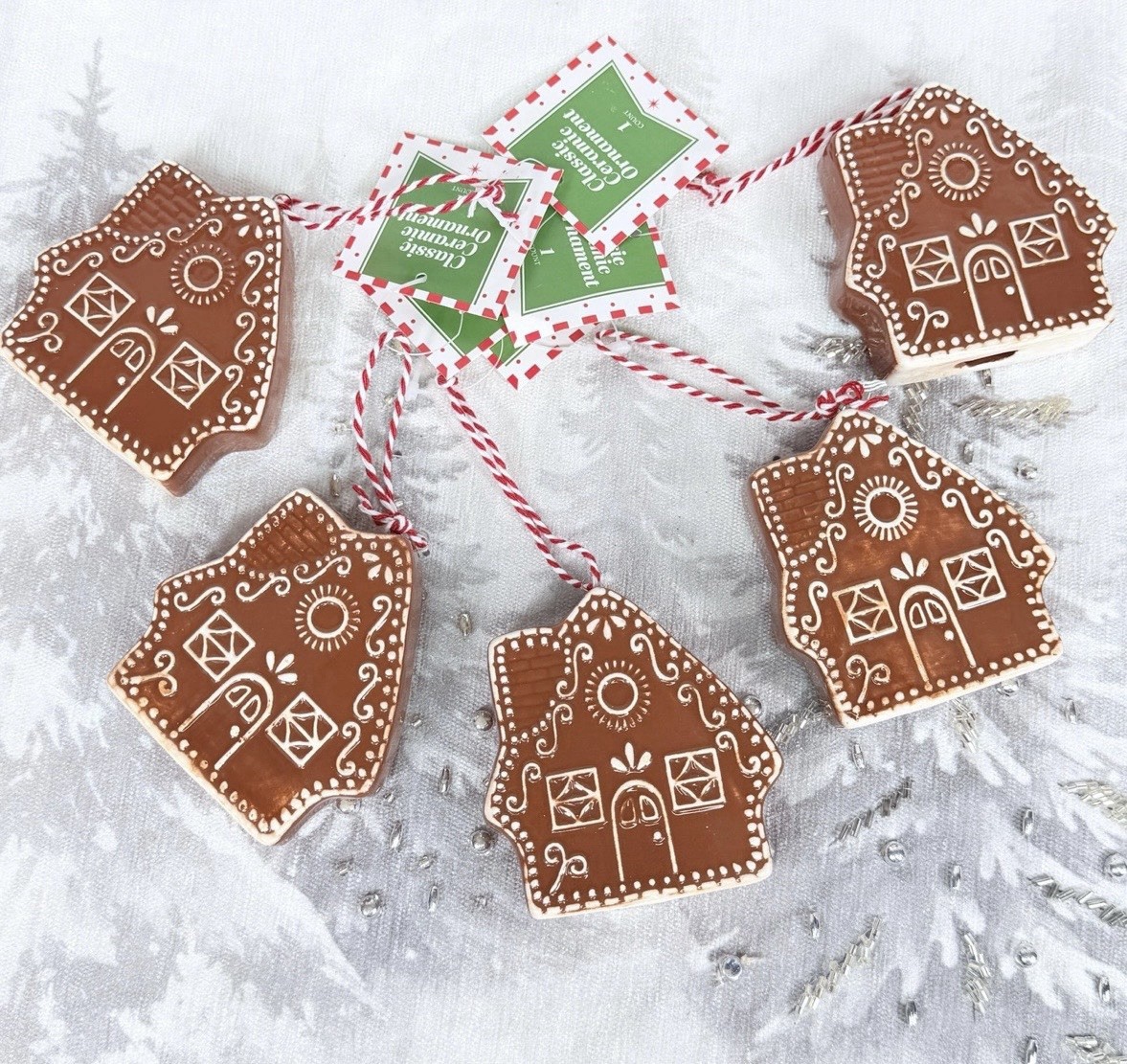 ❤️🤎New Ceramic Gingerbread House Themed Ornament Set