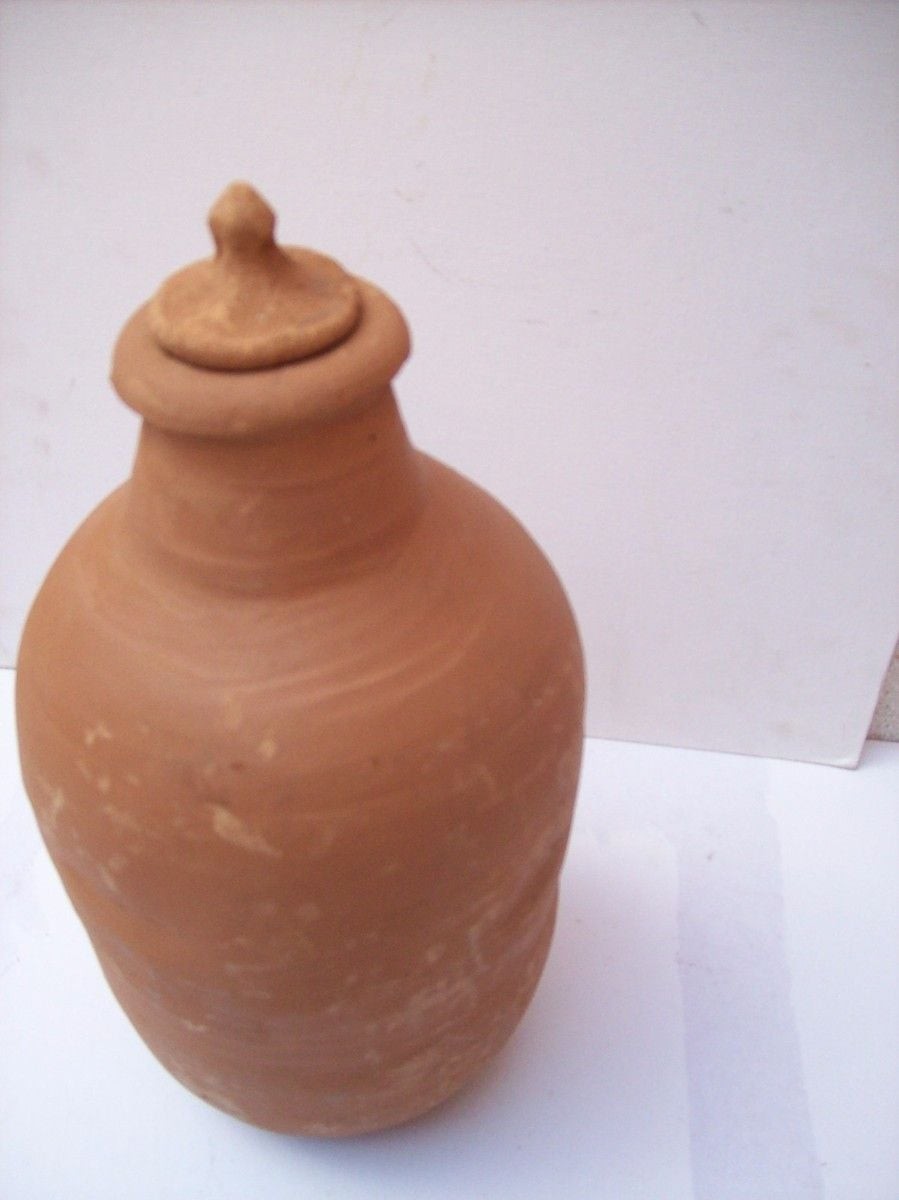 Handmade Unglazed Terracotta Clay Jar with Lid Handmade Unglazed Terracotta Clay Jar with Lid