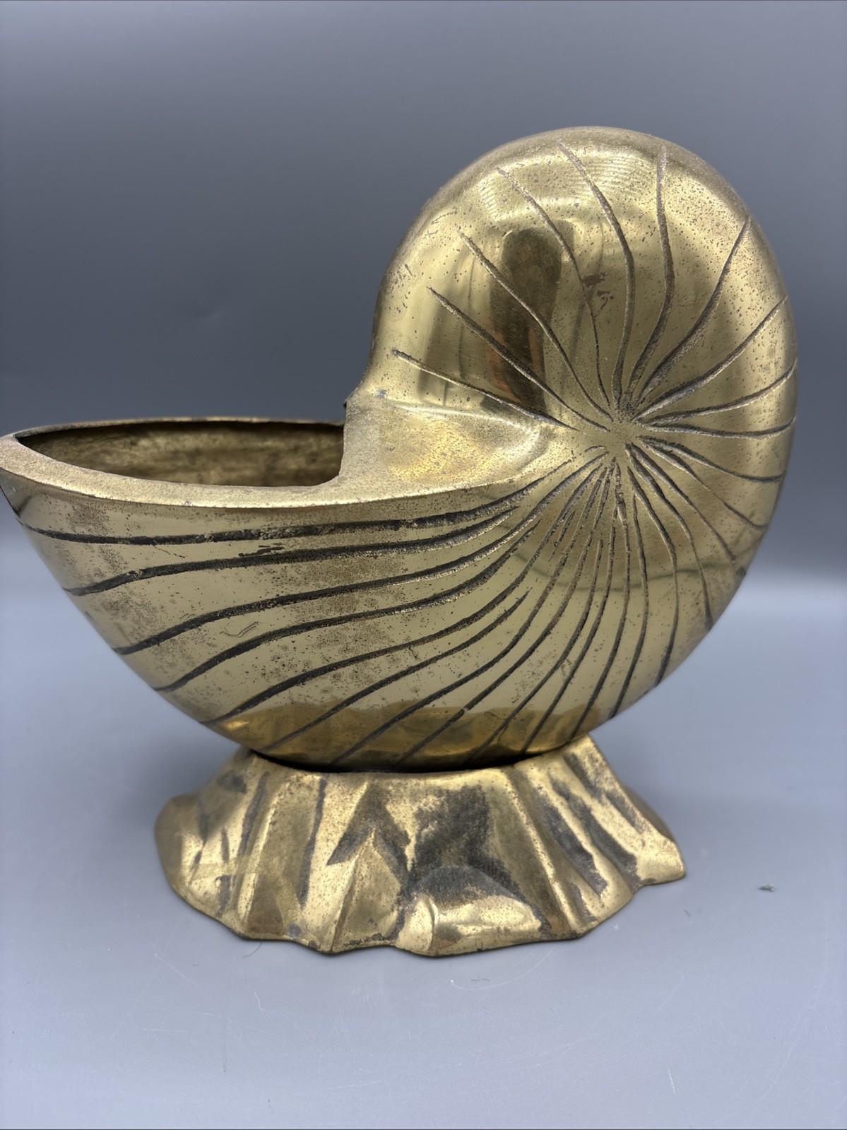 Vintage MCM Heavy Solid Brass Nautilus Shell Planter Cachepot Centerpiece 8” L