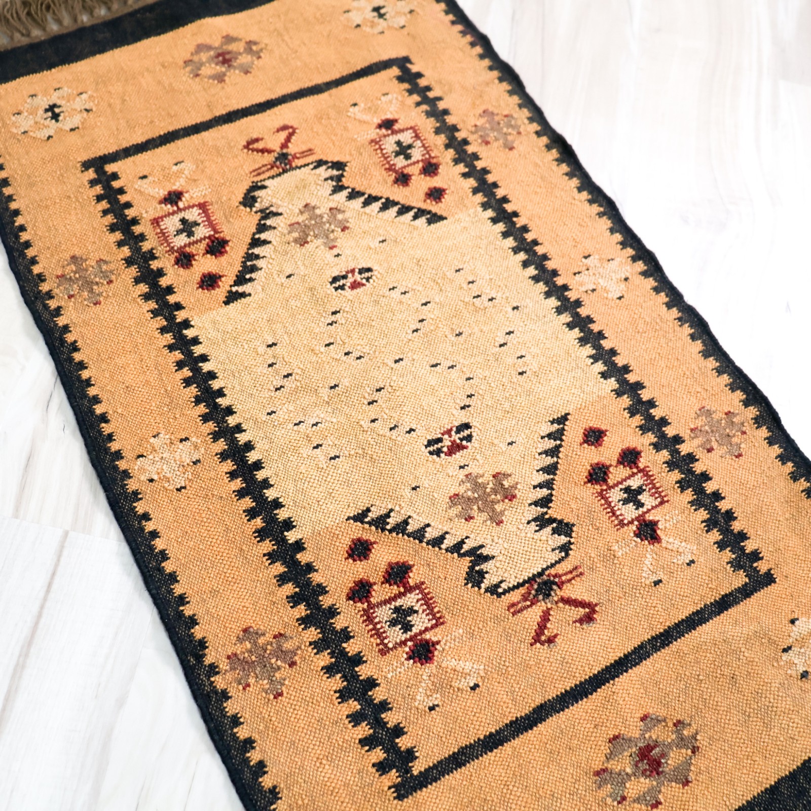 Vtg Kilim Rug Turkish Moroccan 62in Rug Handwoven Artisan Handmade Minimalist