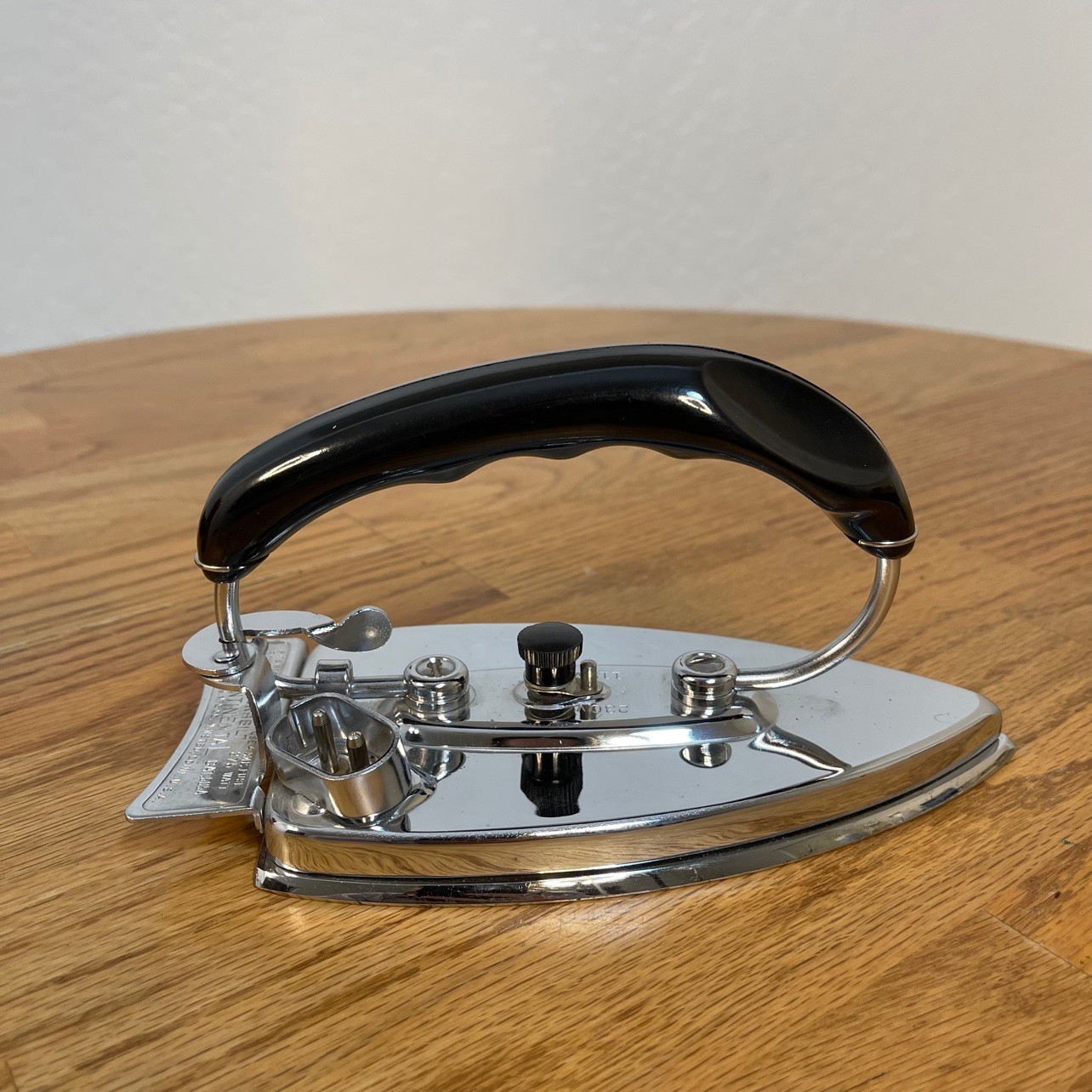 Vintage Continental Durabilt Chrome Iron Cat 505A 375W Winsted USA