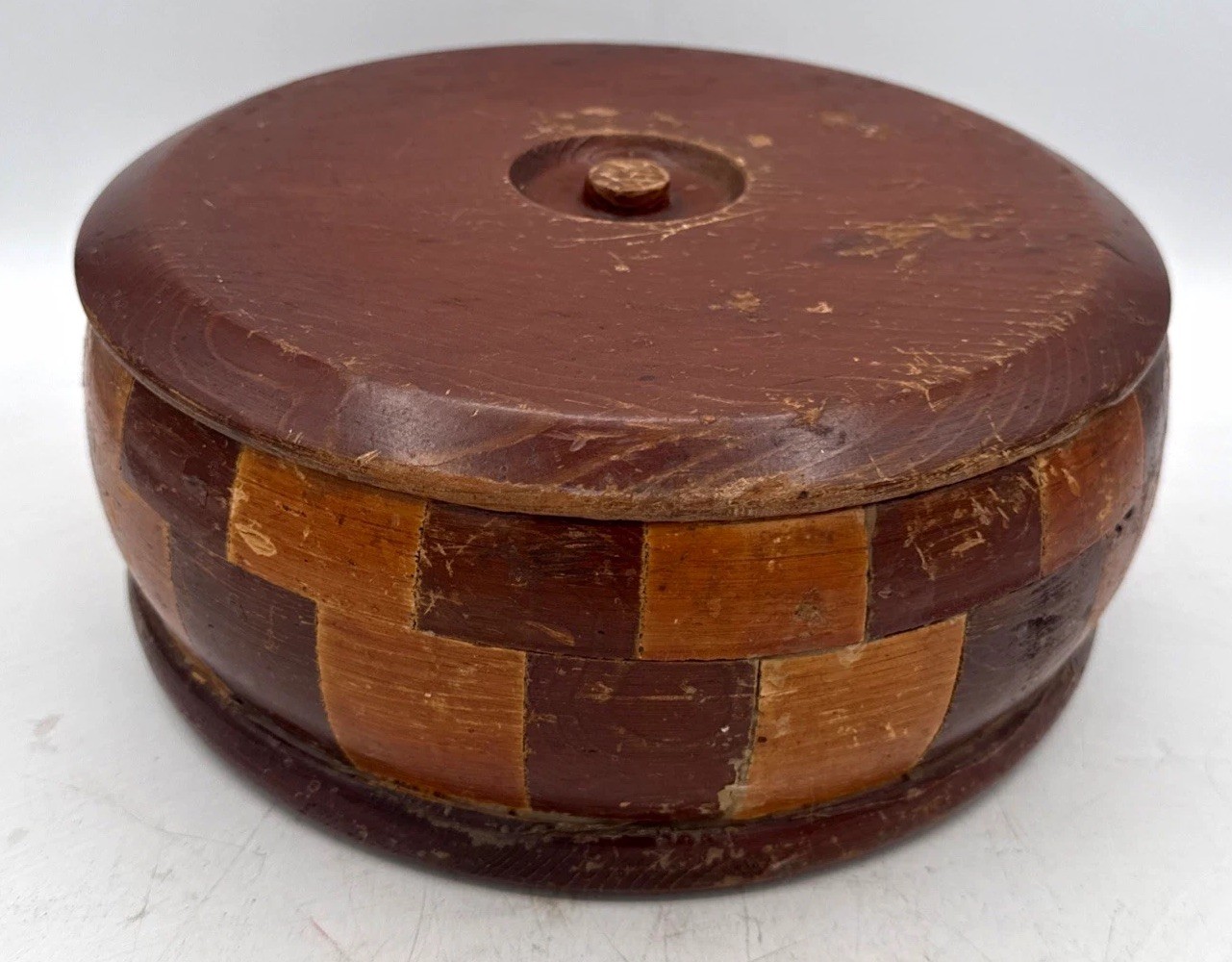 Vintage Red Wood Inlaid Round Wooden Hand Carved Box Standard Specialty Co CA Vintage Red Wood Inlaid Round Wooden Hand Carved Box Standard Specialty Co CA