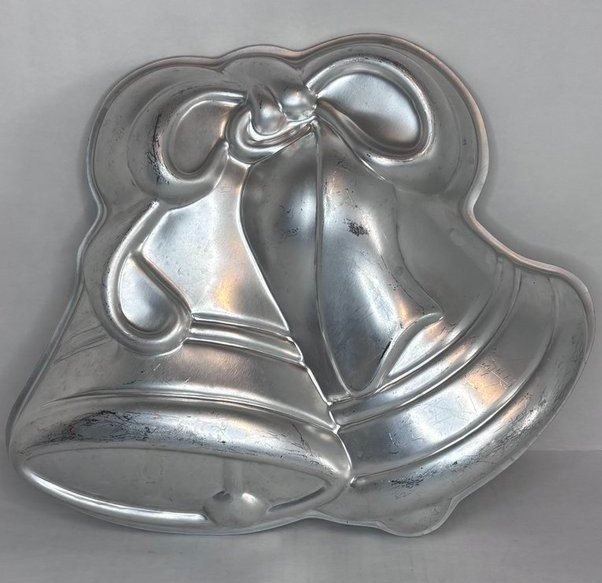 Nordic Ware Christmas Bells Vintage 8 Cup Cake Pan
