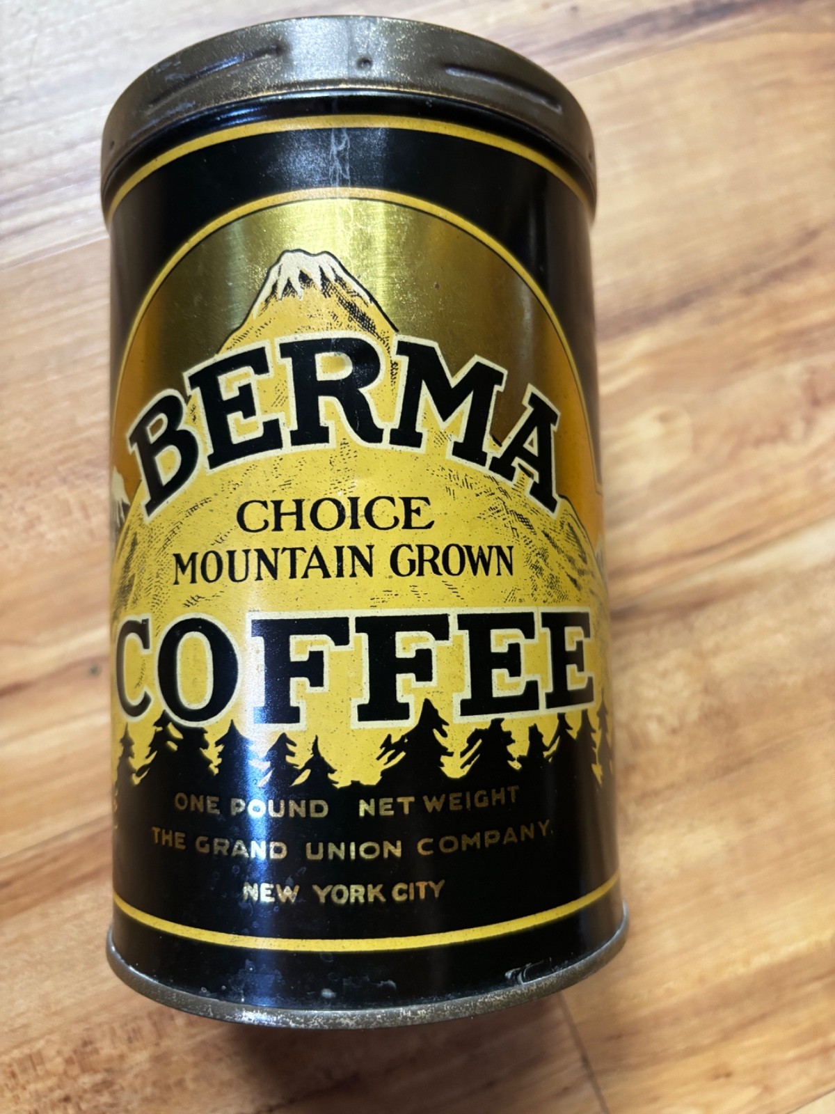 Nice Vintage Early Berma 1 lb Coffee Tin Can Nice Vintage Early Berma 1 lb Coffee Tin Can