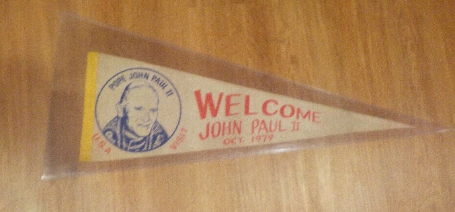 VINTAGE 1979 WELCOME TO USA POPE JOHN PAUL II PENNANT W/HOLDER RARE