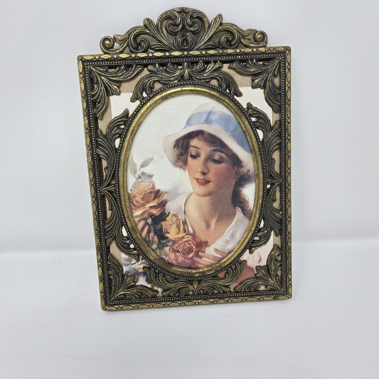 Vintage Italian Ornate Brass-Tone Picture Frame Oval Made in Italy