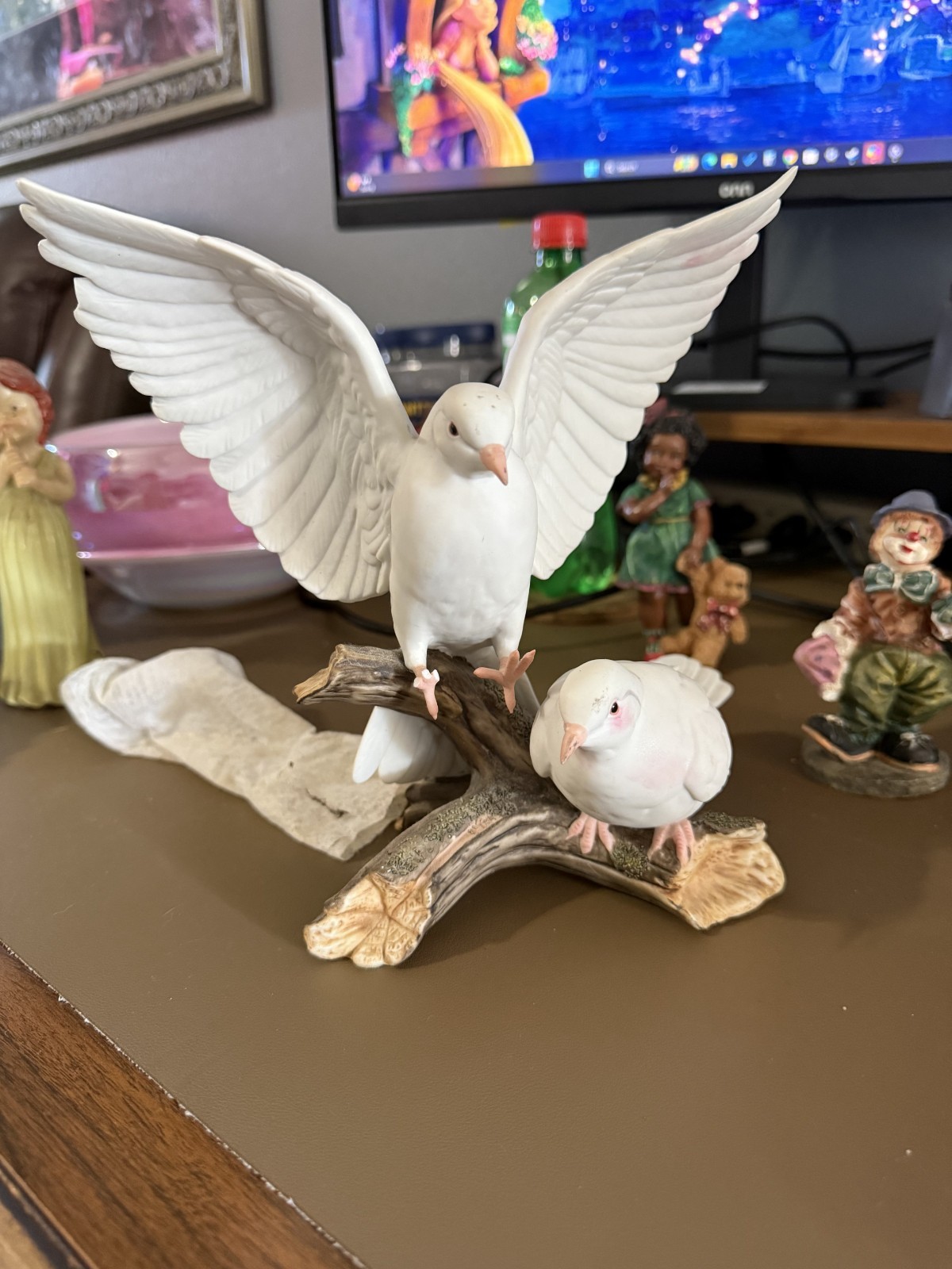 Vtg 1985 Homco Masterpiece Porcelain White Doves On Limb Figurine W/Wood Base Vtg 1985 Homco Masterpiece Porcelain White Doves On Limb Figurine W/Wood Base