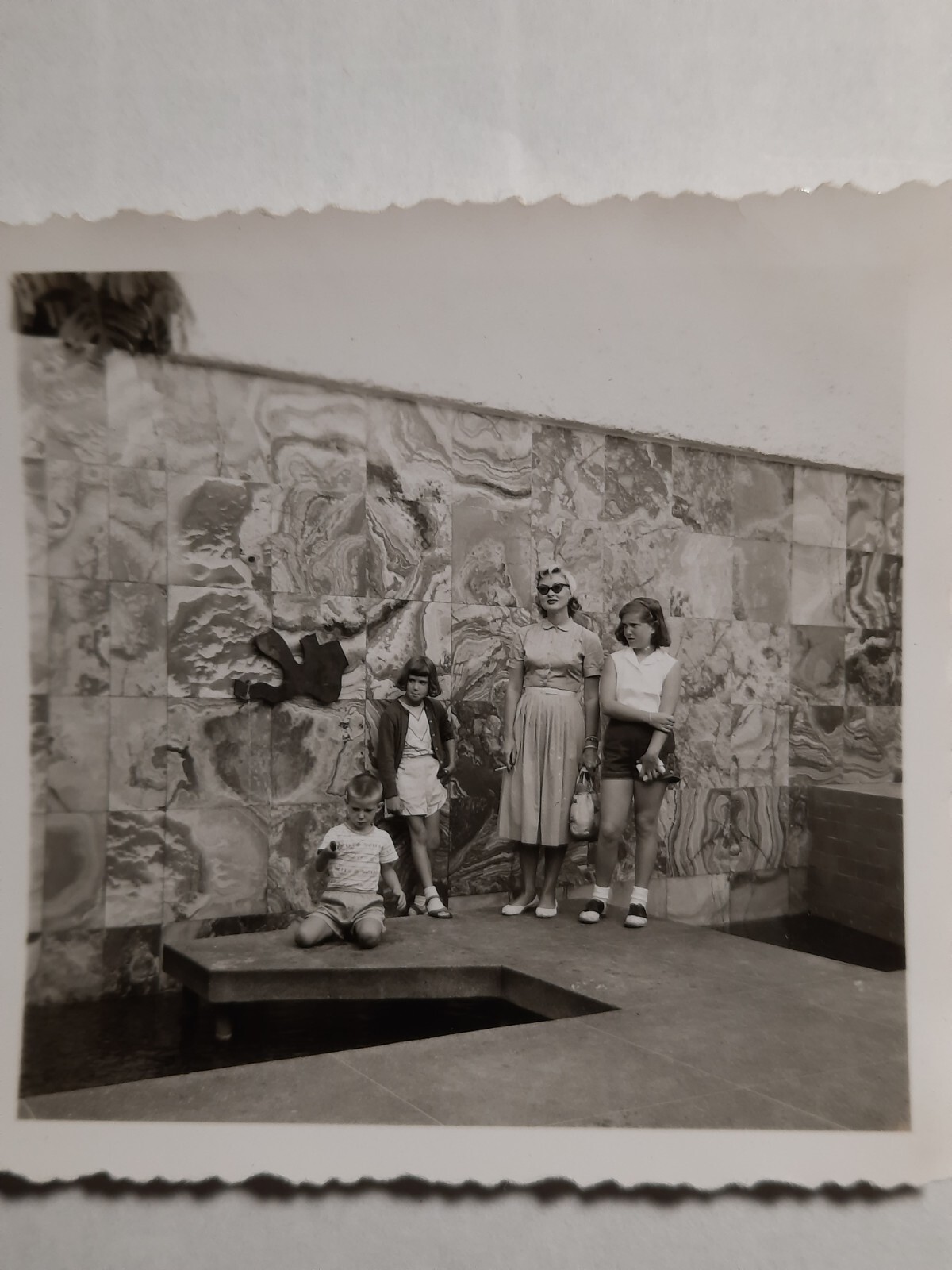 Vintage 1950s B&W Snapshot Photo  2 1/4