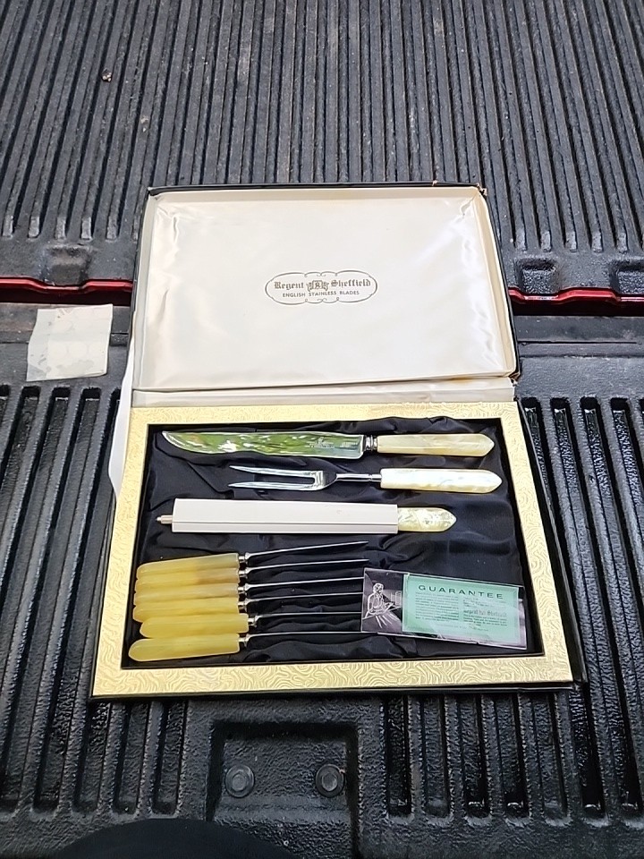 Vintage Regent Sheffield Wavecrest 3 Pc Carving Set 6 Steak Knives Bakelite 