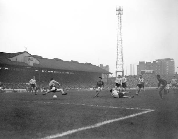 Norwich City goalkeeper Sandy Kennon tries to save a shot but- 1962 Old Photo Norwich City goalkeeper Sandy Kennon tries to save a shot but- 1962 Old Photo