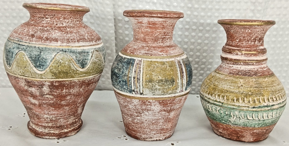 3 PCS ASSORTED ANCIENT NATIVE AMERICAN TRIBAL POTTERY VASES JARS 3 PCS ASSORTED ANCIENT NATIVE AMERICAN TRIBAL POTTERY VASES JARS