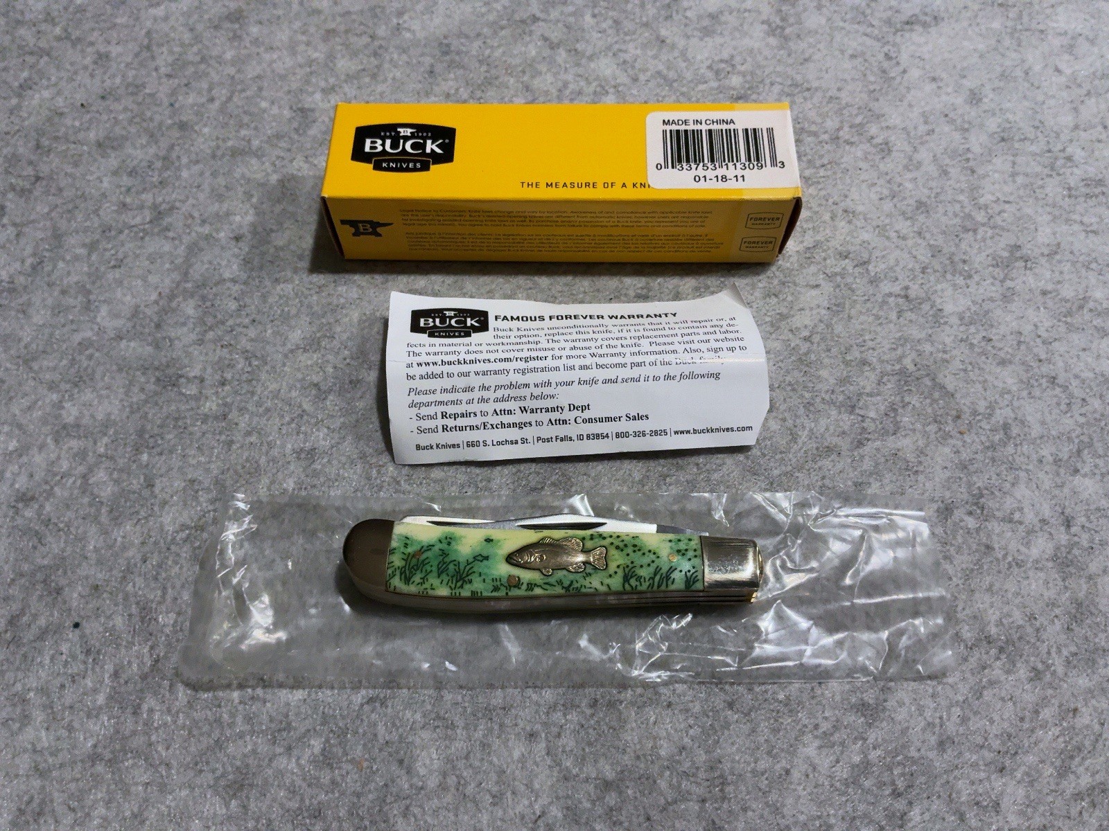 2011 Buck 382 0382BNSSM-B Hooked On Fishing Trapper 2 Blade Pocket Knife New Box