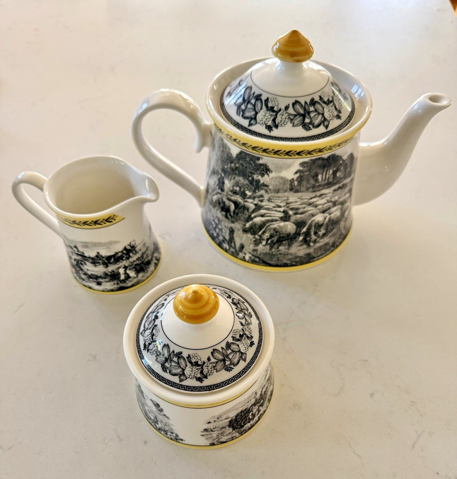 Villeroy & Boch Audun Ferme 4pc Fine China Tea Set: Teapot, Lid, Creamer, Sugar Villeroy & Boch Audun Ferme 4pc Fine China Tea Set: Teapot, Lid, Creamer, Sugar