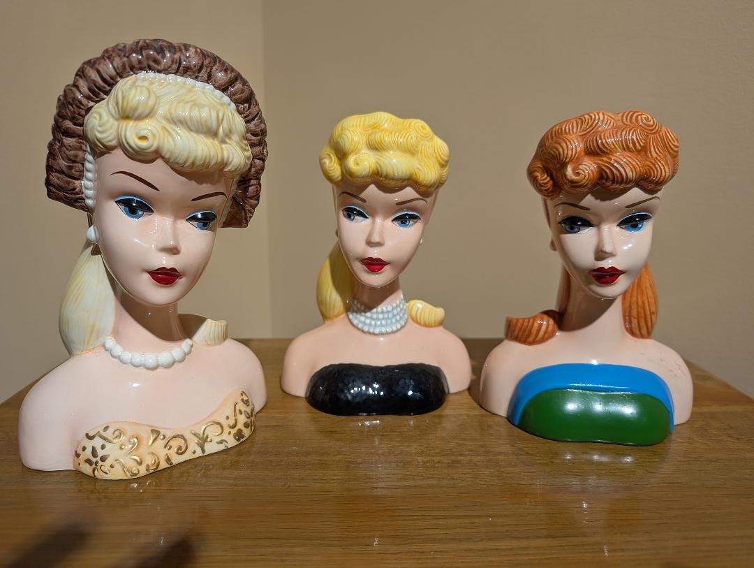 3 lot Figurine Barbie head vases 3 lot Figurine Barbie head vases