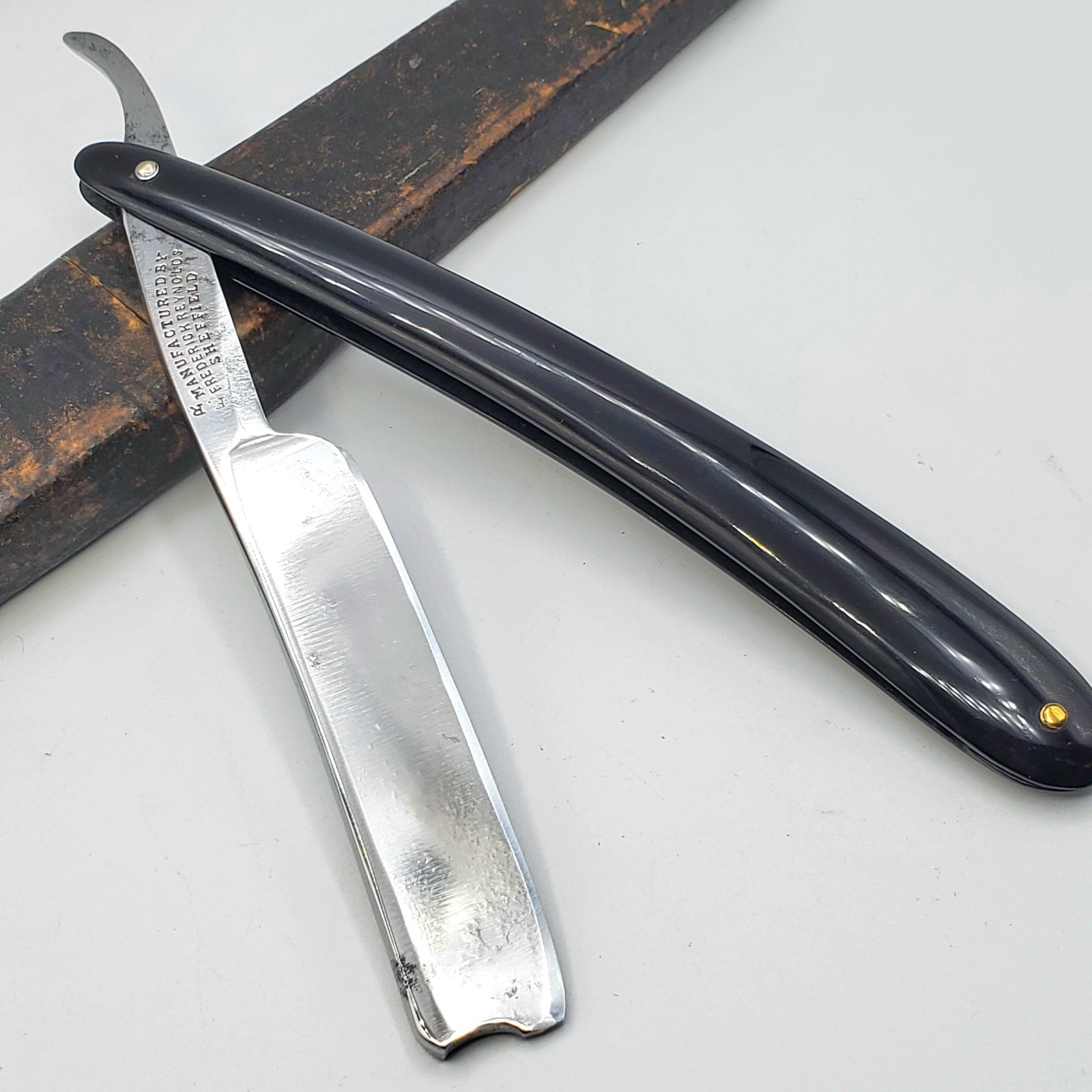 Vintage Antique FREDERICK REYNOLDS Cutthroat Straight Razor 5/8\