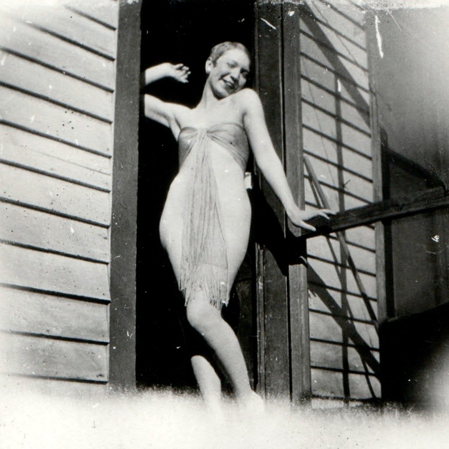 c1920s Glamour Flapper Woman Fringe Swimsuit Mini 2-1/2\