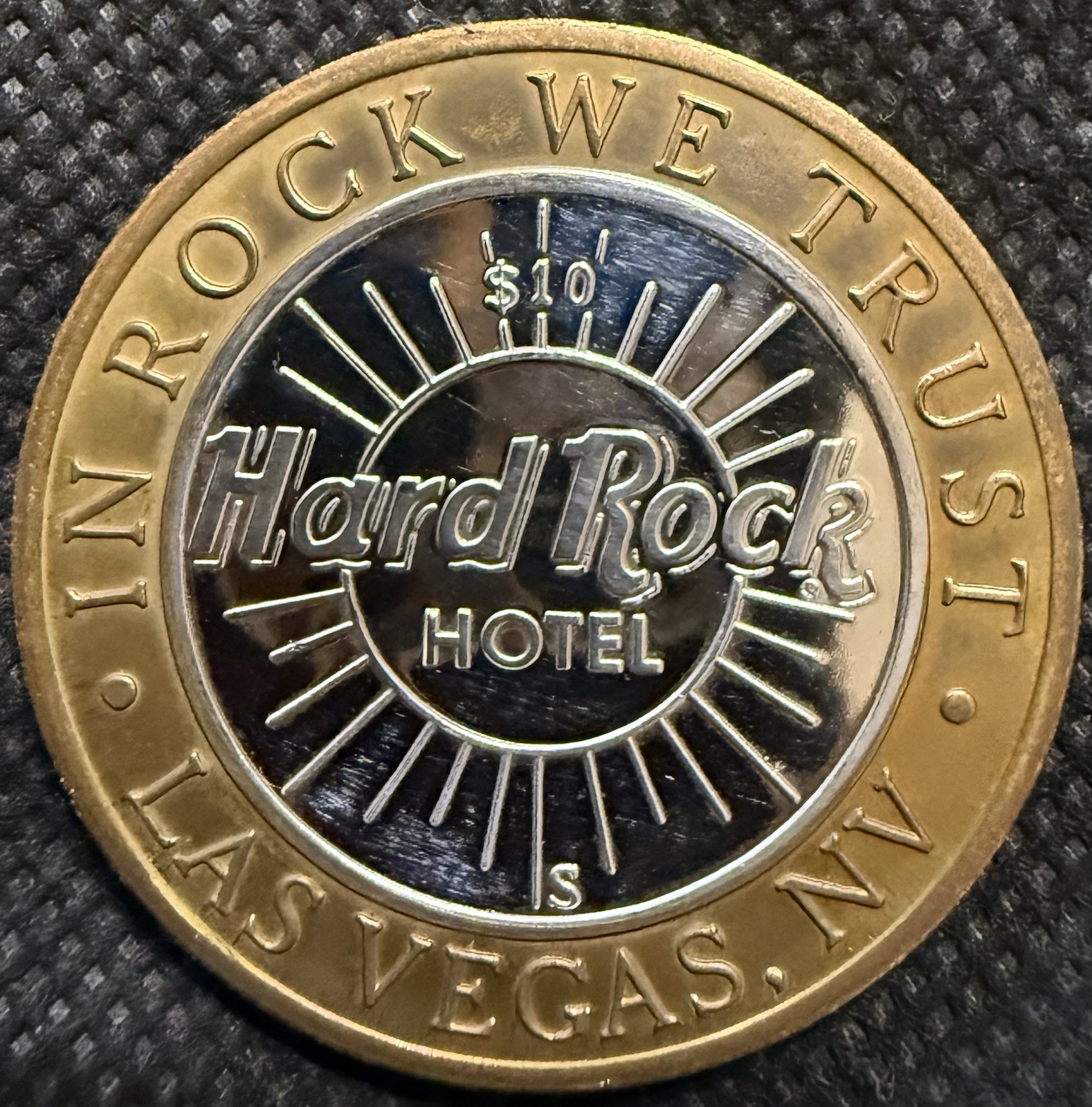 ⭐️HARD ROCK HOTEL VERY RARE Limited Edition 999% .6 Oz Pure Silver Strke⭐️ ⭐️HARD ROCK HOTEL VERY RARE Limited Edition 999% .6 Oz Pure Silver Strke⭐️