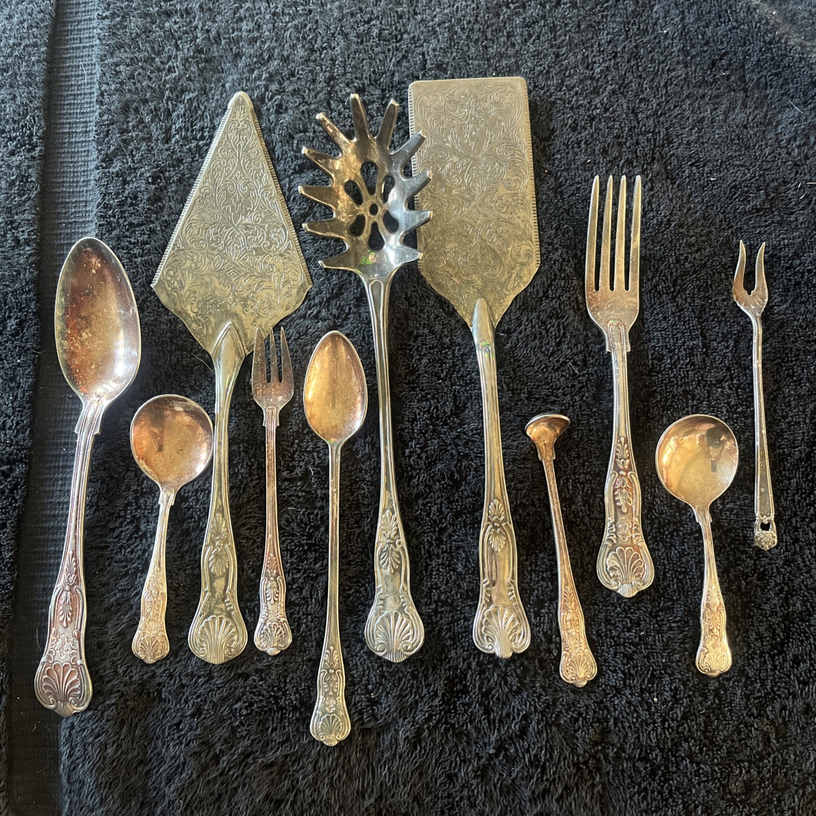 11 Vintage US Navy Kings Pattern Silver Plate mix silverware. Some marked USN 11 Vintage US Navy Kings Pattern Silver Plate mix silverware. Some marked USN