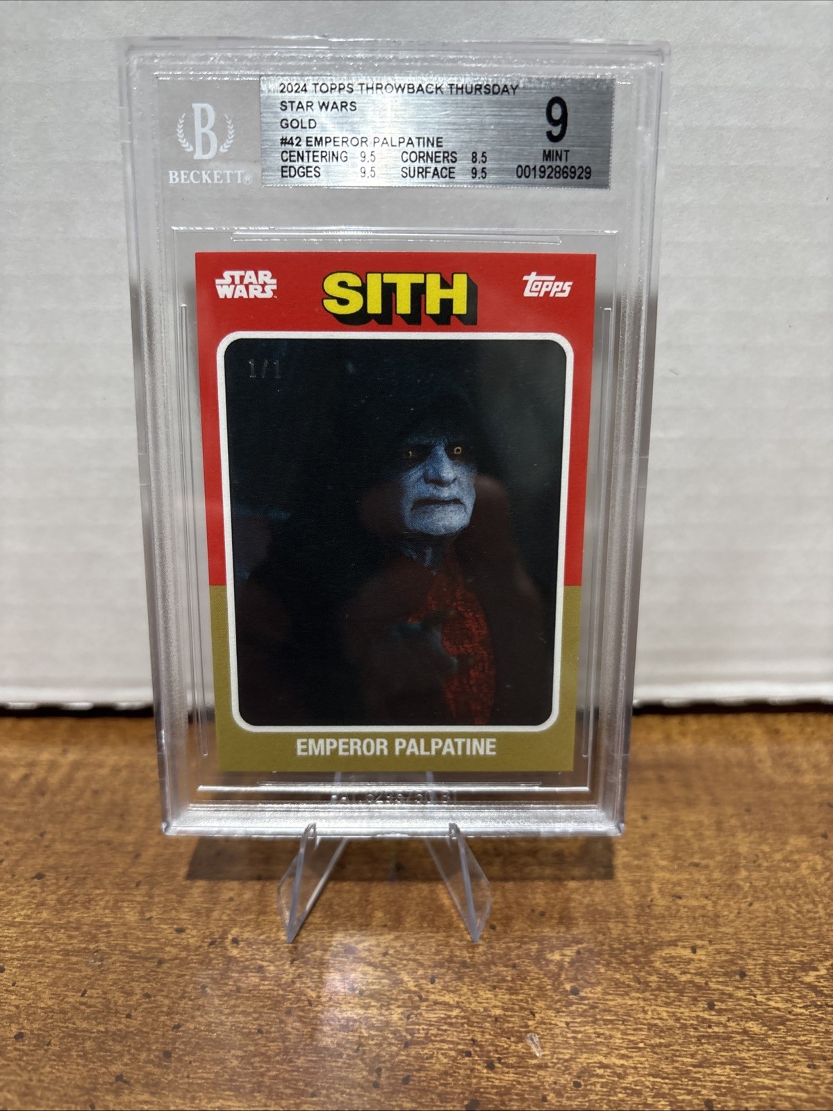 2024 Topps Star Wars Throwback Thursday Emperor Palpatine Gold 1/1 2024 Topps Star Wars Throwback Thursday Emperor Palpatine Gold 1/1