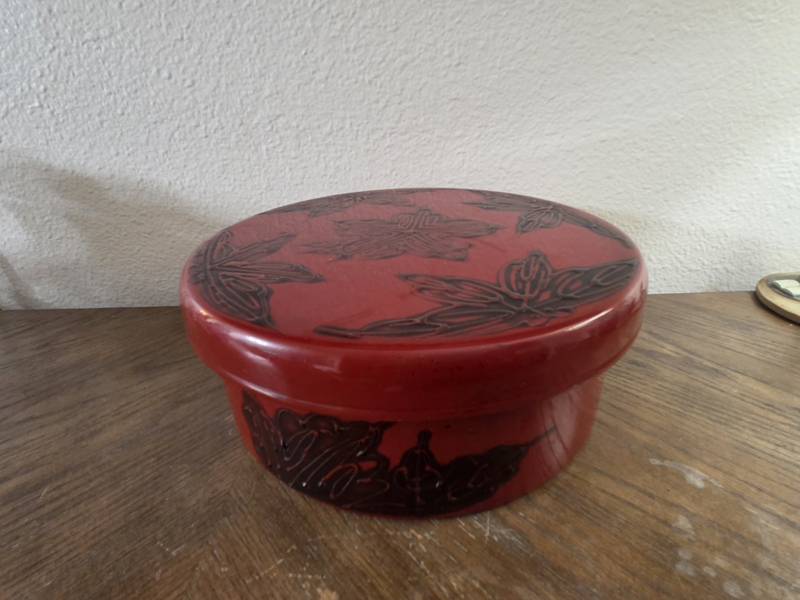 Vintage Japanese Kamakura-bori Red Lacquer Carved Wood Box Vintage Japanese Kamakura-bori Red Lacquer Carved Wood Box