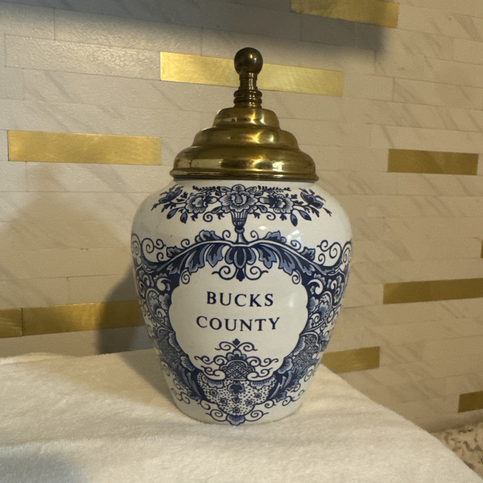 Bucks County Delft Royal Goedewaagen  Blue Tobacco Jar  Made USA