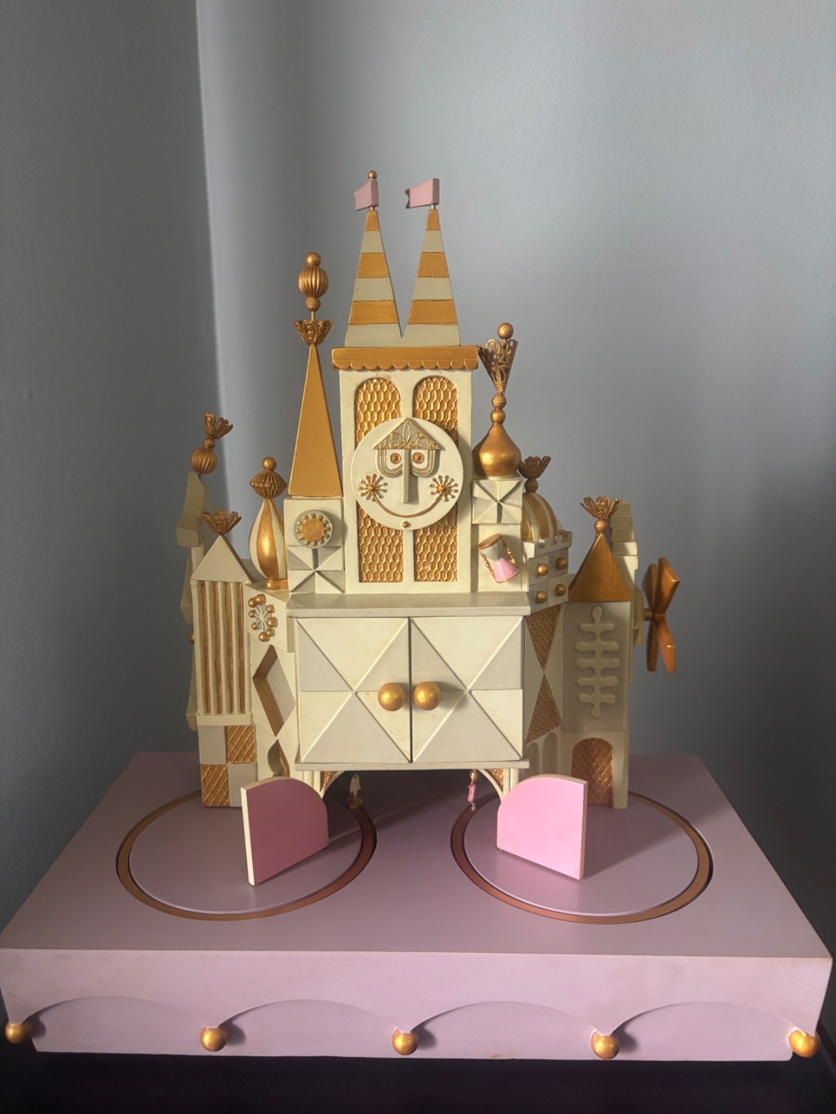 2005 It’s A Small World Music Clock Disney 50th Anniv Mary Blair Collector WORKS 2005 It’s A Small World Music Clock Disney 50th Anniv Mary Blair Collector WORKS